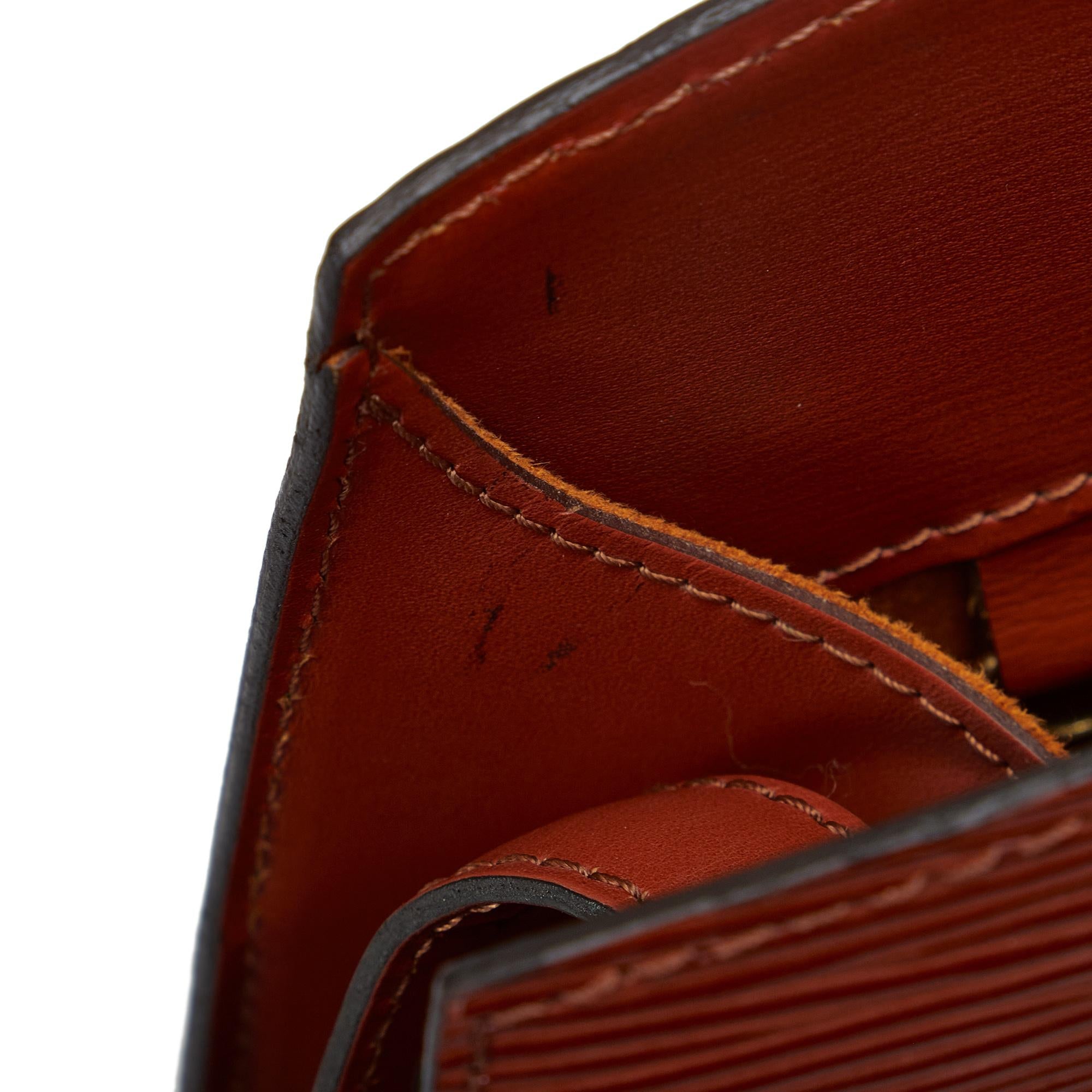 Louis Vuitton Epi Cluny (SHG-YF843R)