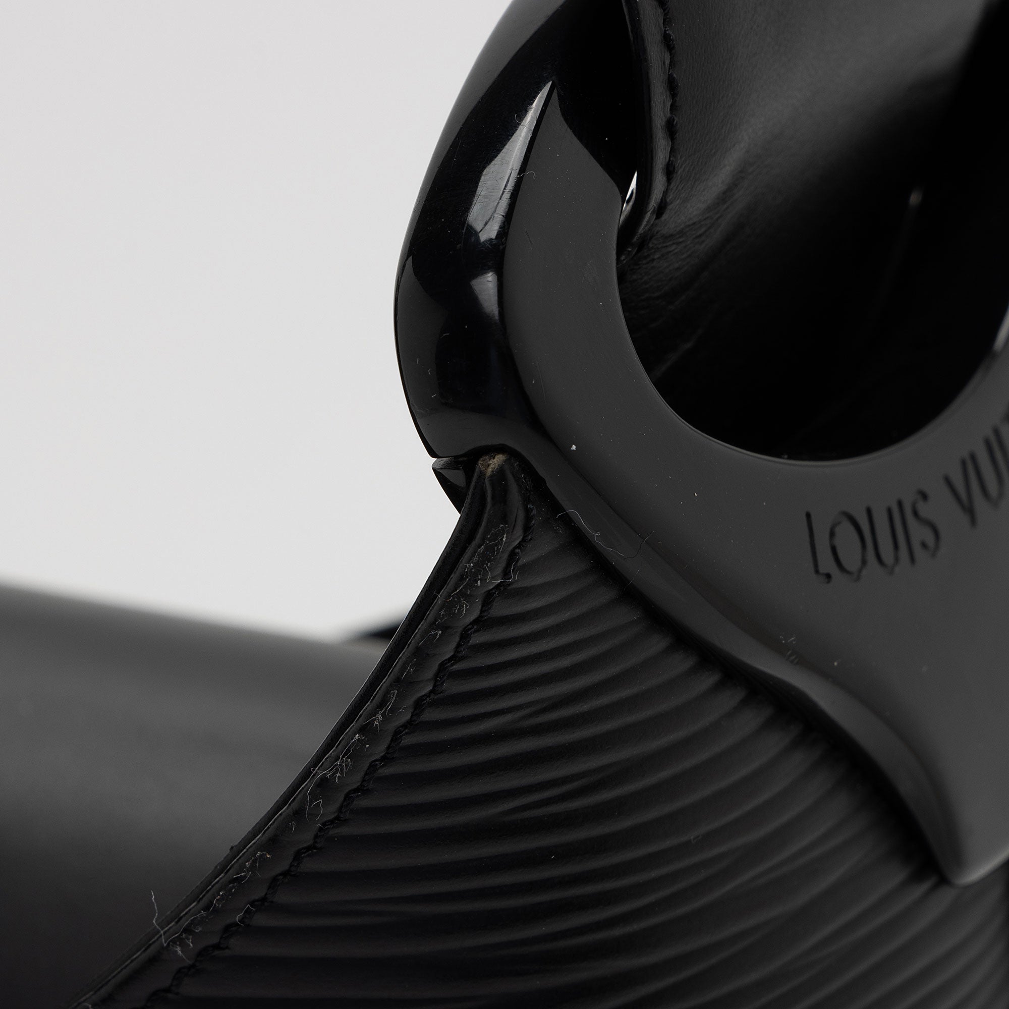 Louis Vuitton Epi Leather Verseau Shoulder Bag (SHF-joIVrH)