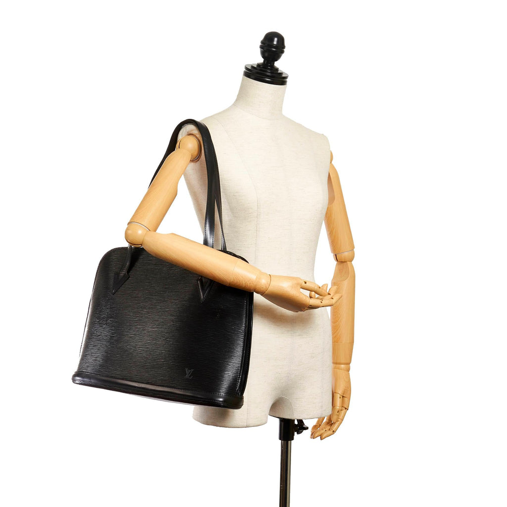 Louis Vuitton Epi Lussac (SHG-31628)