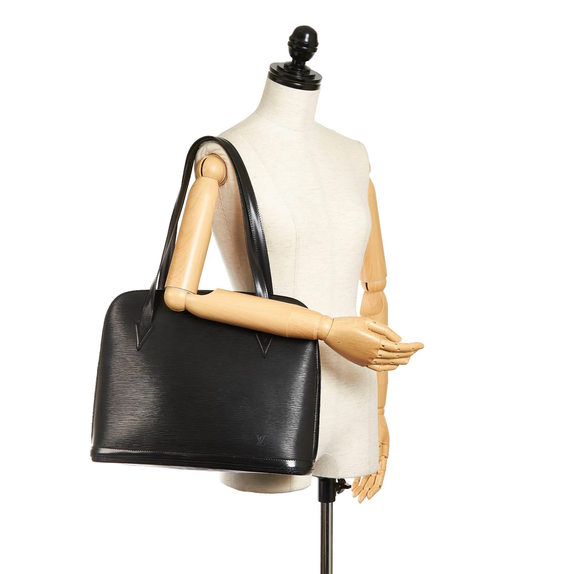 Louis Vuitton Epi Lussac (SHG-33511)