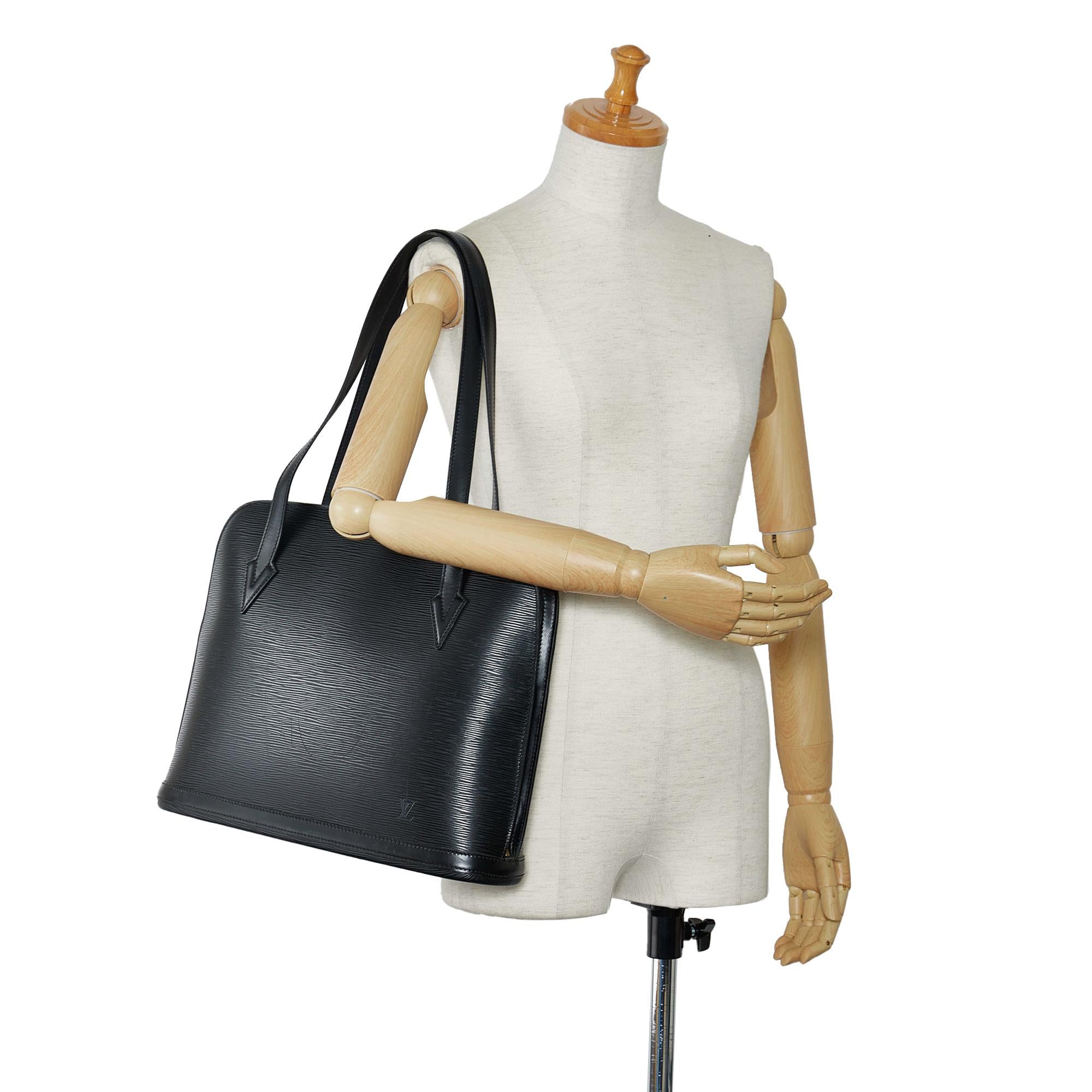 Louis Vuitton Epi Lussac (SHG-9UcdsM)