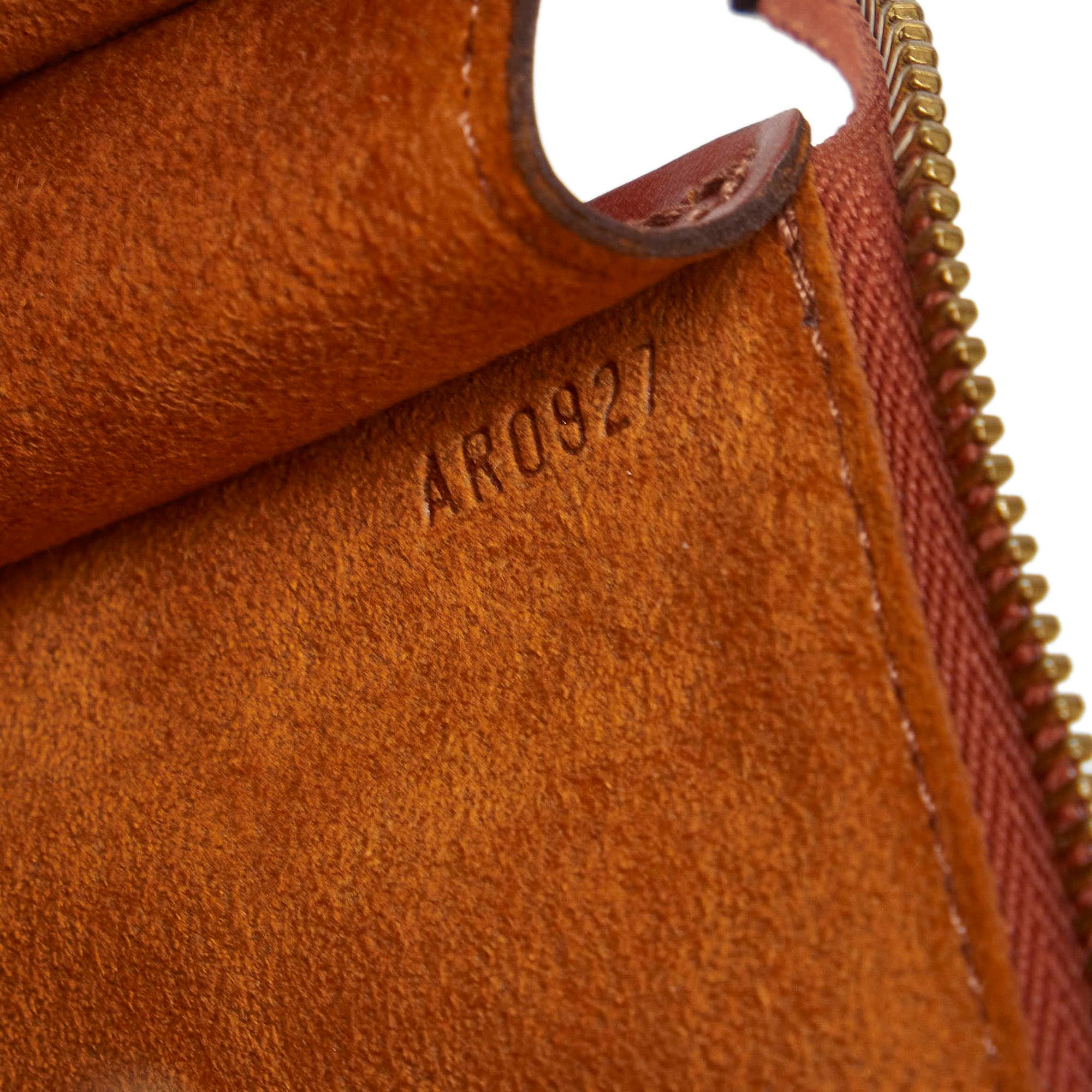Louis Vuitton Epi Pochette Accessoires (SHG-FugjkJ)