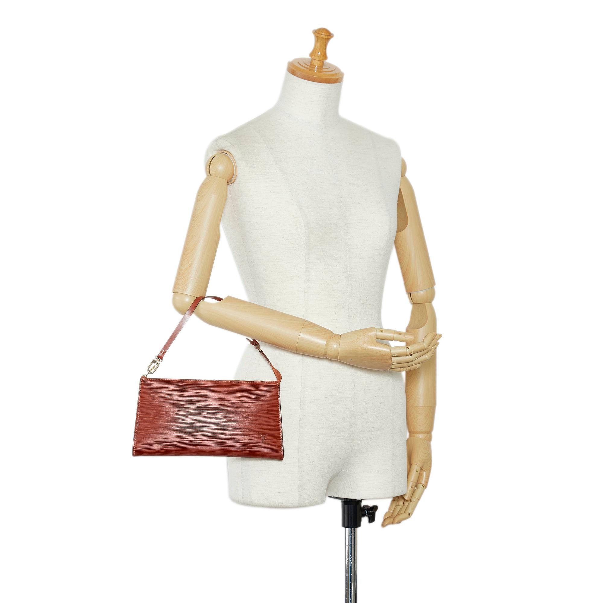 Louis Vuitton Epi Pochette Accessoires (SHG-FugjkJ)