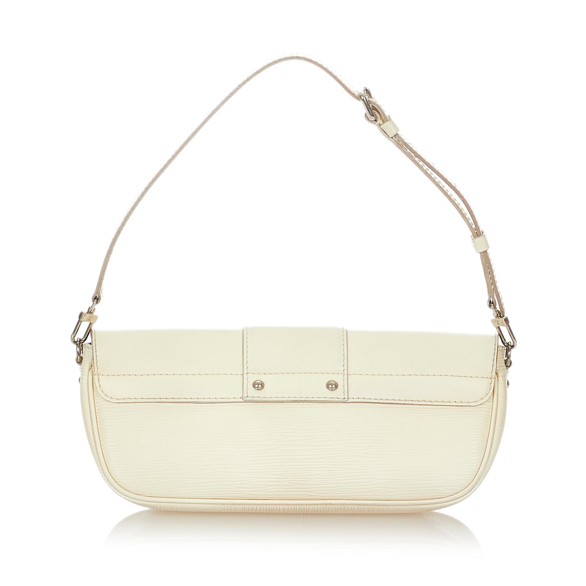 Louis Vuitton Epi Pochette Montaigne (SHG-31755)