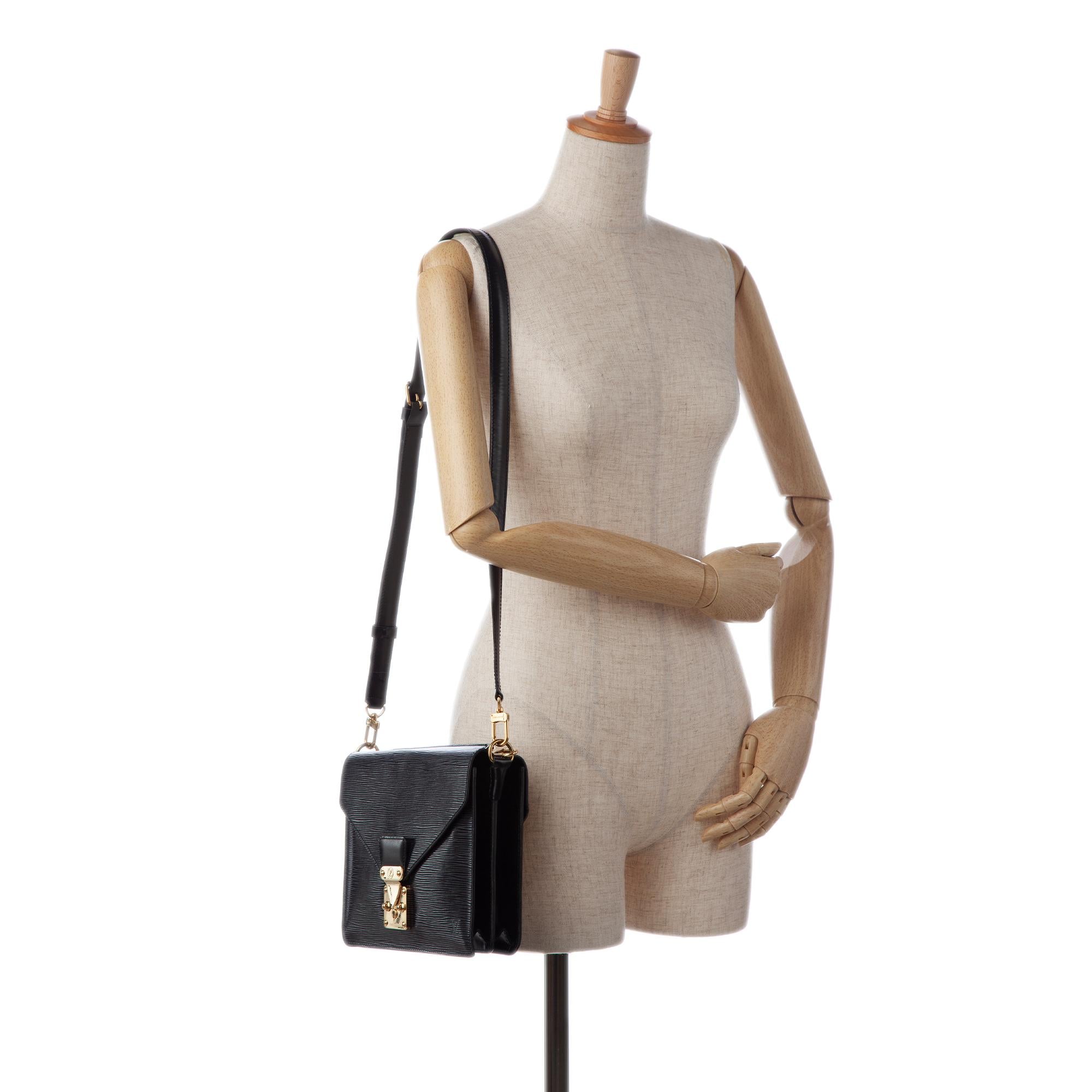 Louis Vuitton Epi Sac Biface (SHG-B7qkzp)