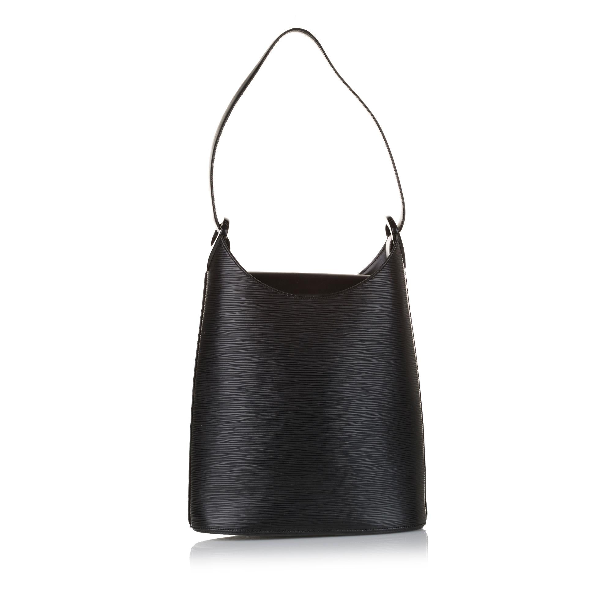 Louis Vuitton Epi Sac Verseau (SHG-31251)