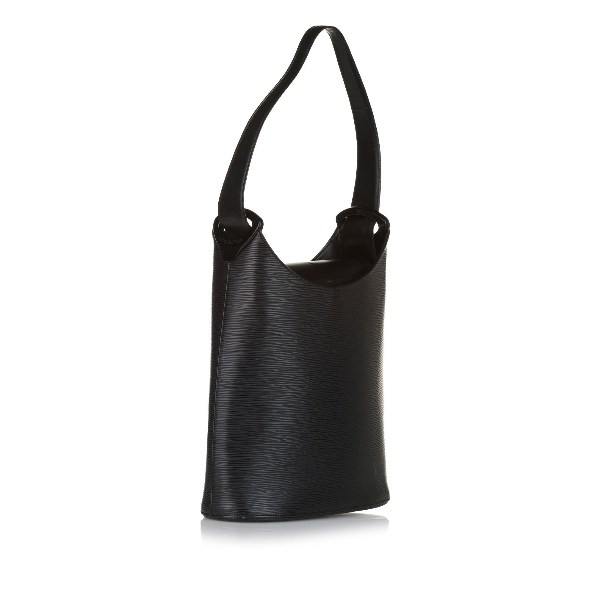 Louis Vuitton Epi Sac Verseau (SHG-31251)