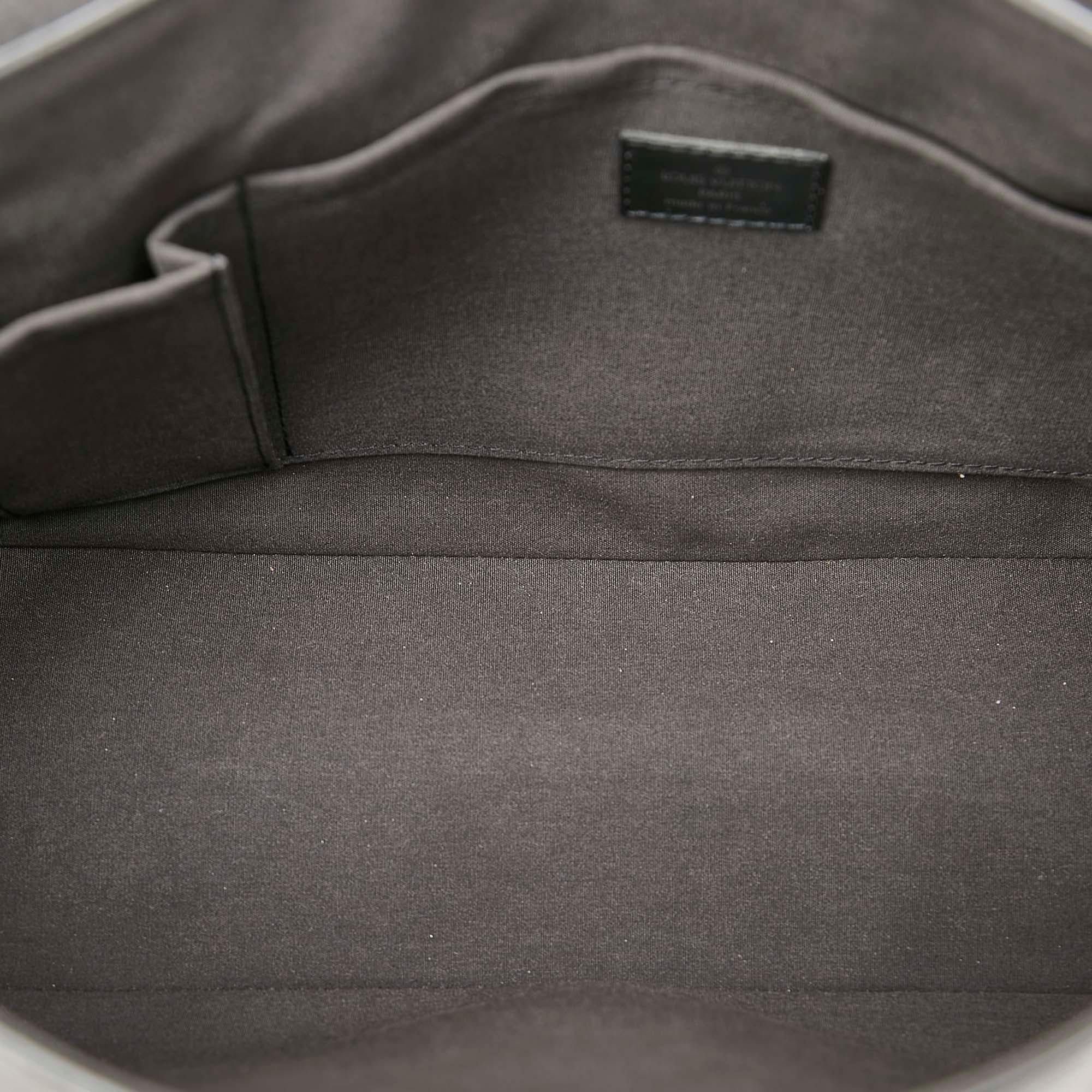 Louis Vuitton Epi Segur MM (SHG-31619)