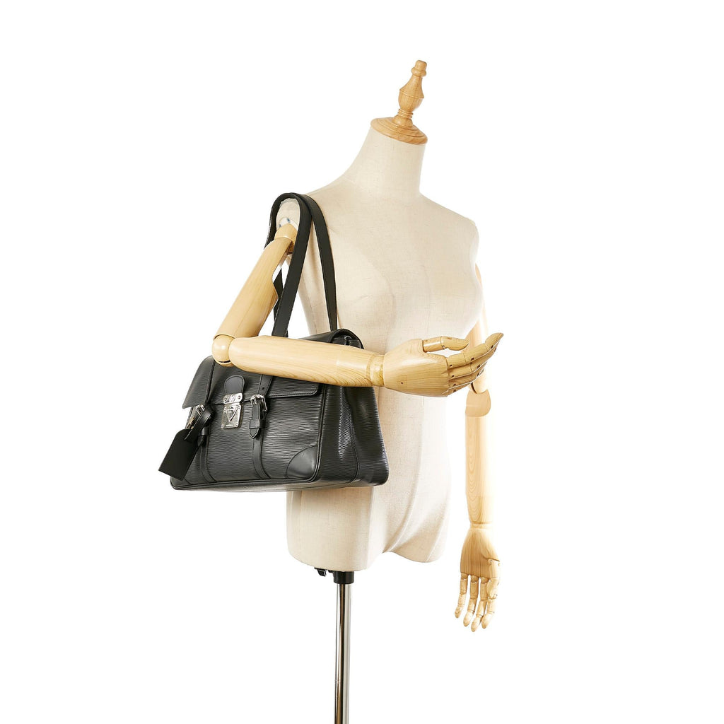 Louis Vuitton Epi Segur MM (SHG-31619)
