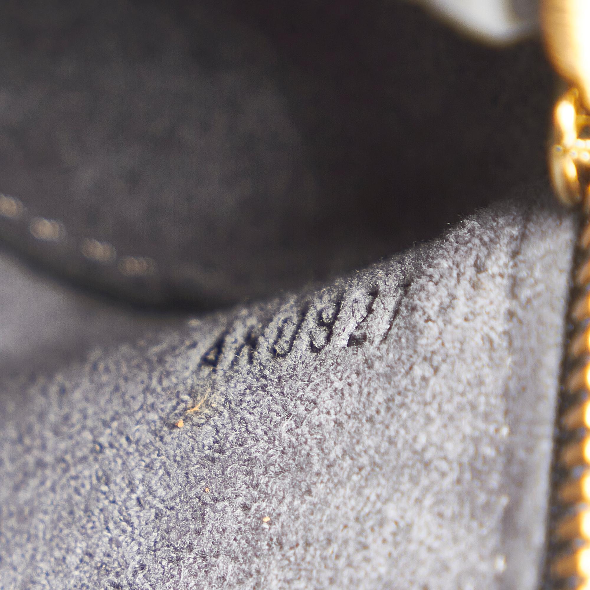 Louis Vuitton Epi Soufflot Pochette (SHG-30417)