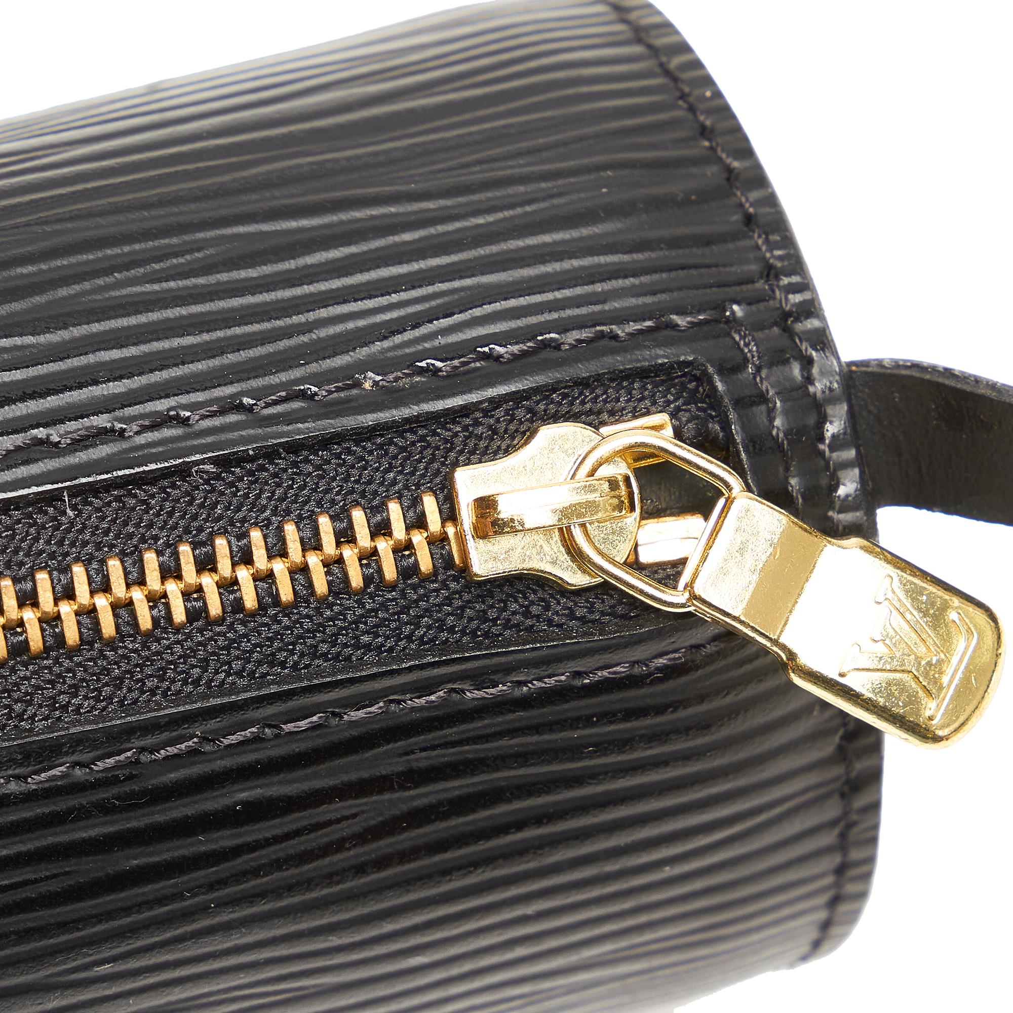 Louis Vuitton Epi Soufflot Pochette (SHG-30417)