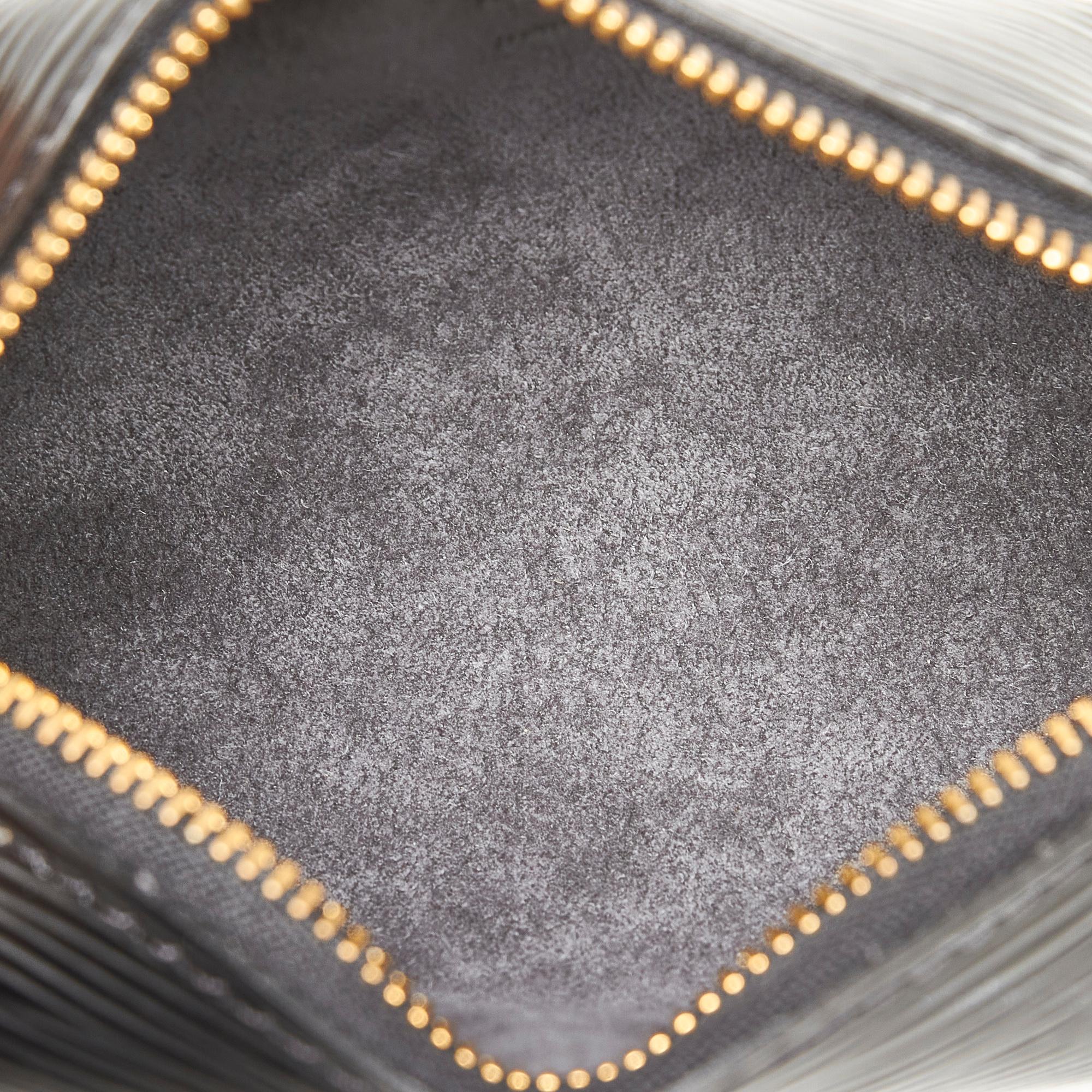 Louis Vuitton Epi Soufflot Pochette (SHG-30417)