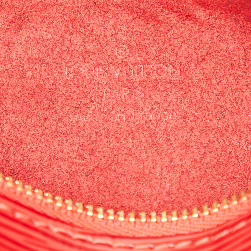 Louis Vuitton Epi Soufflot Pochette (SHG-31309)