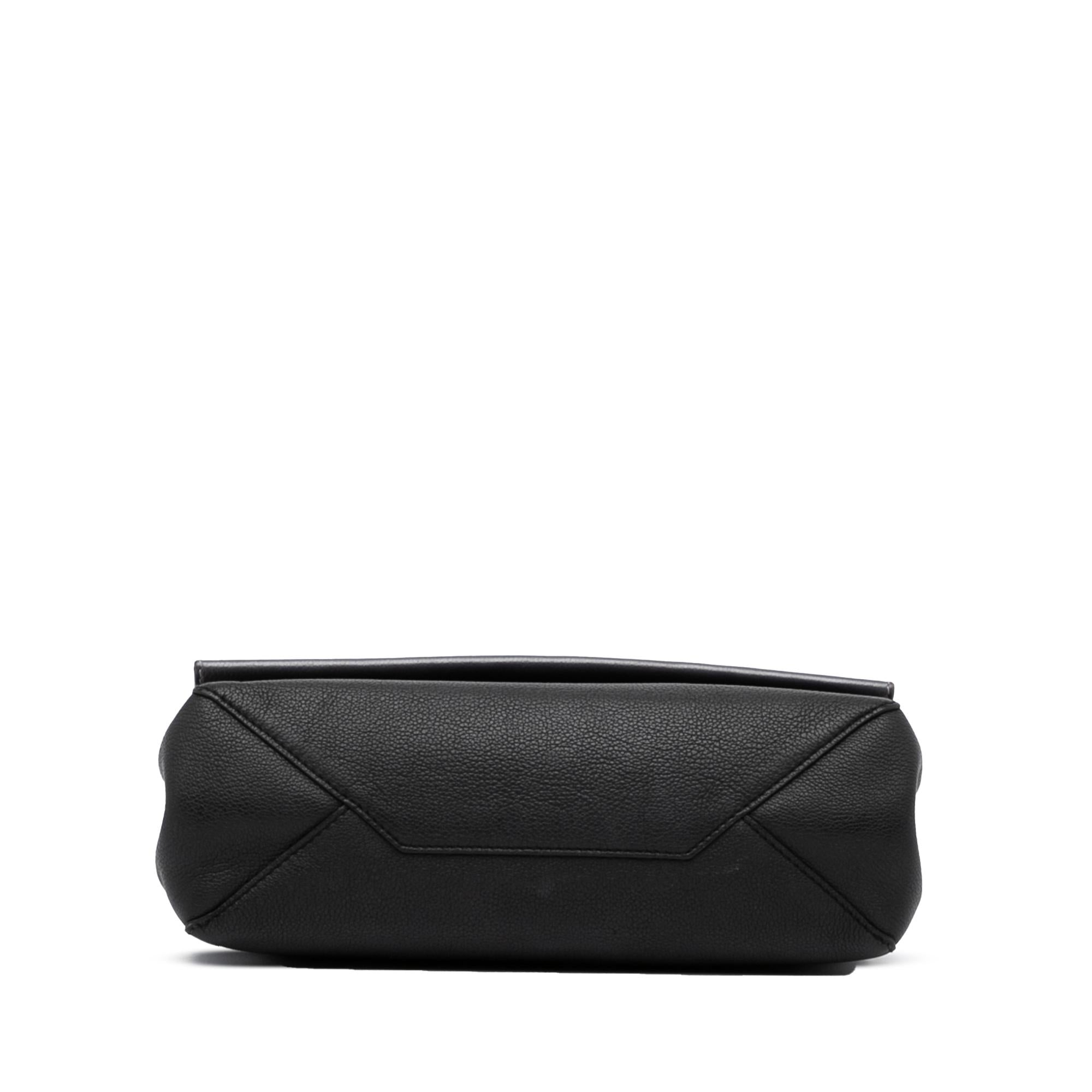 Louis Vuitton Eyelet LockMe II BB (SHG-hm4yM3)