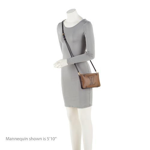 Louis Vuitton Giant Monogram Canvas Double Zip Pochette (SHF-MSaiE4)
