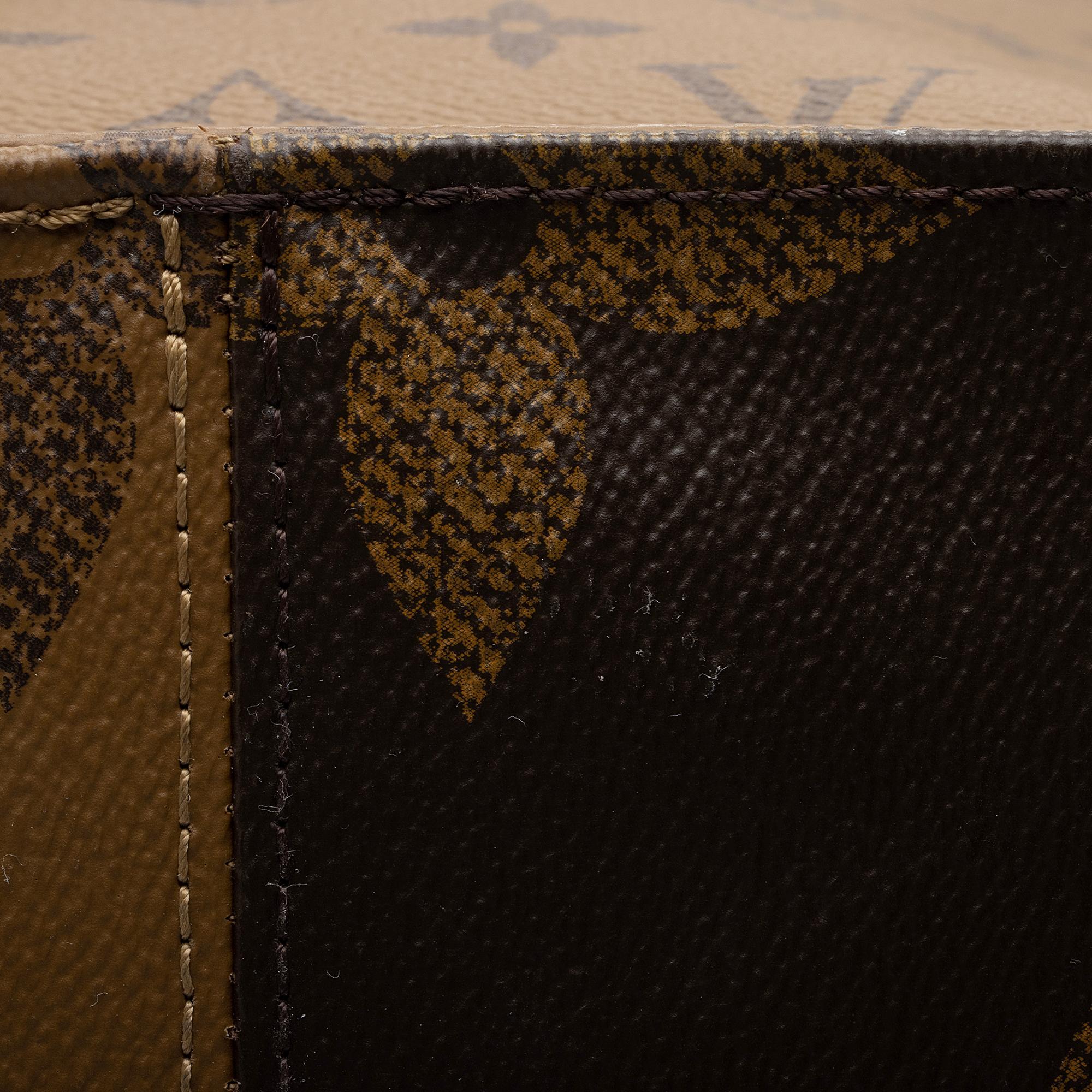 Louis Vuitton Giant Monogram Canvas Onthego GM Tote (SHF-Ci0QvZ)