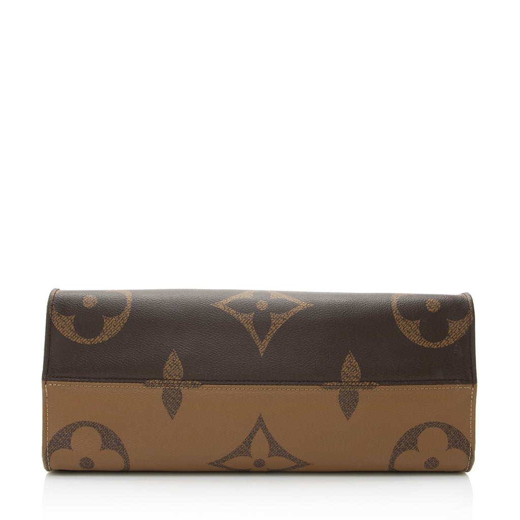 Louis Vuitton Giant Monogram Canvas Onthego MM Tote (SHF-22583)
