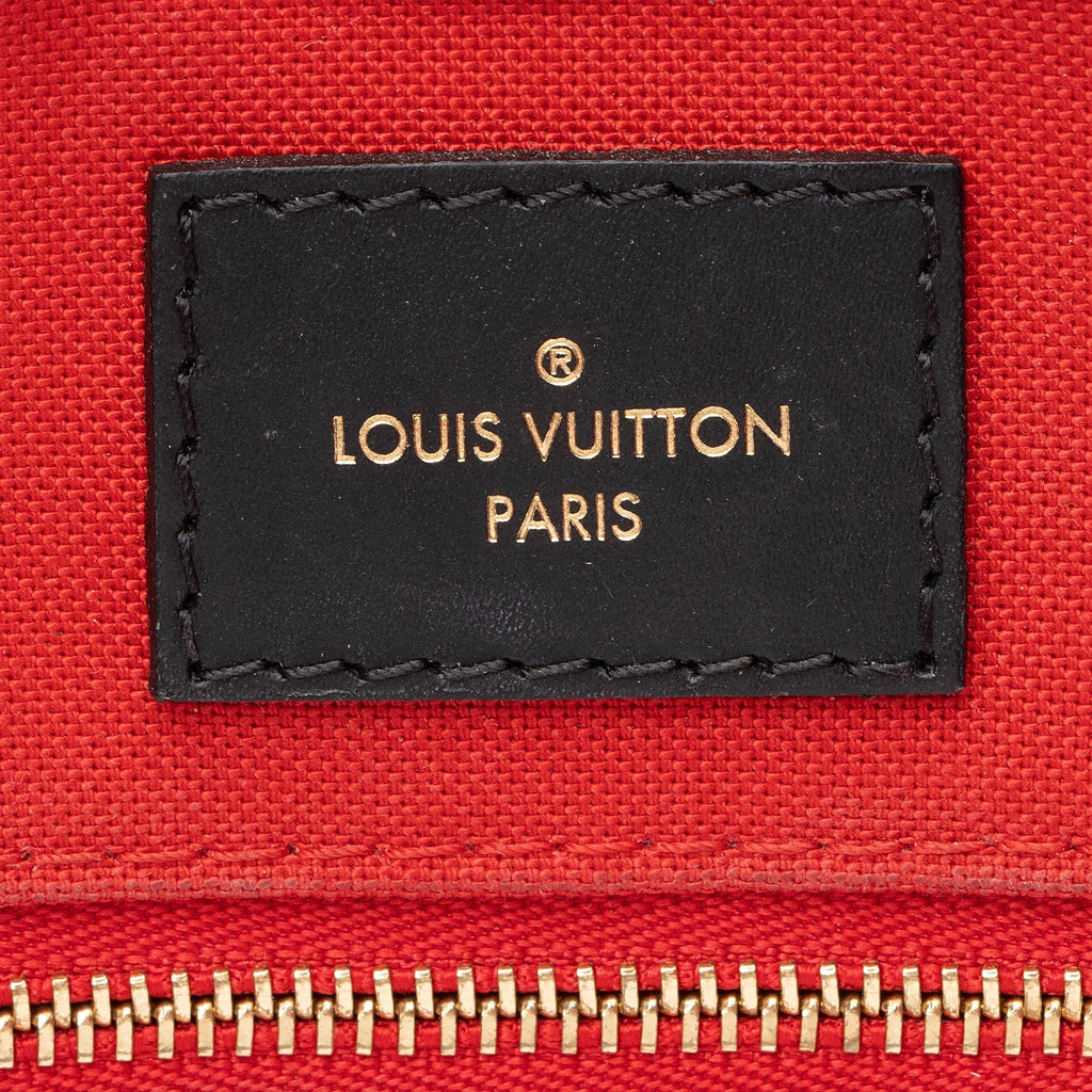 Louis Vuitton Giant Monogram Canvas Onthego MM Tote (SHF-22583)