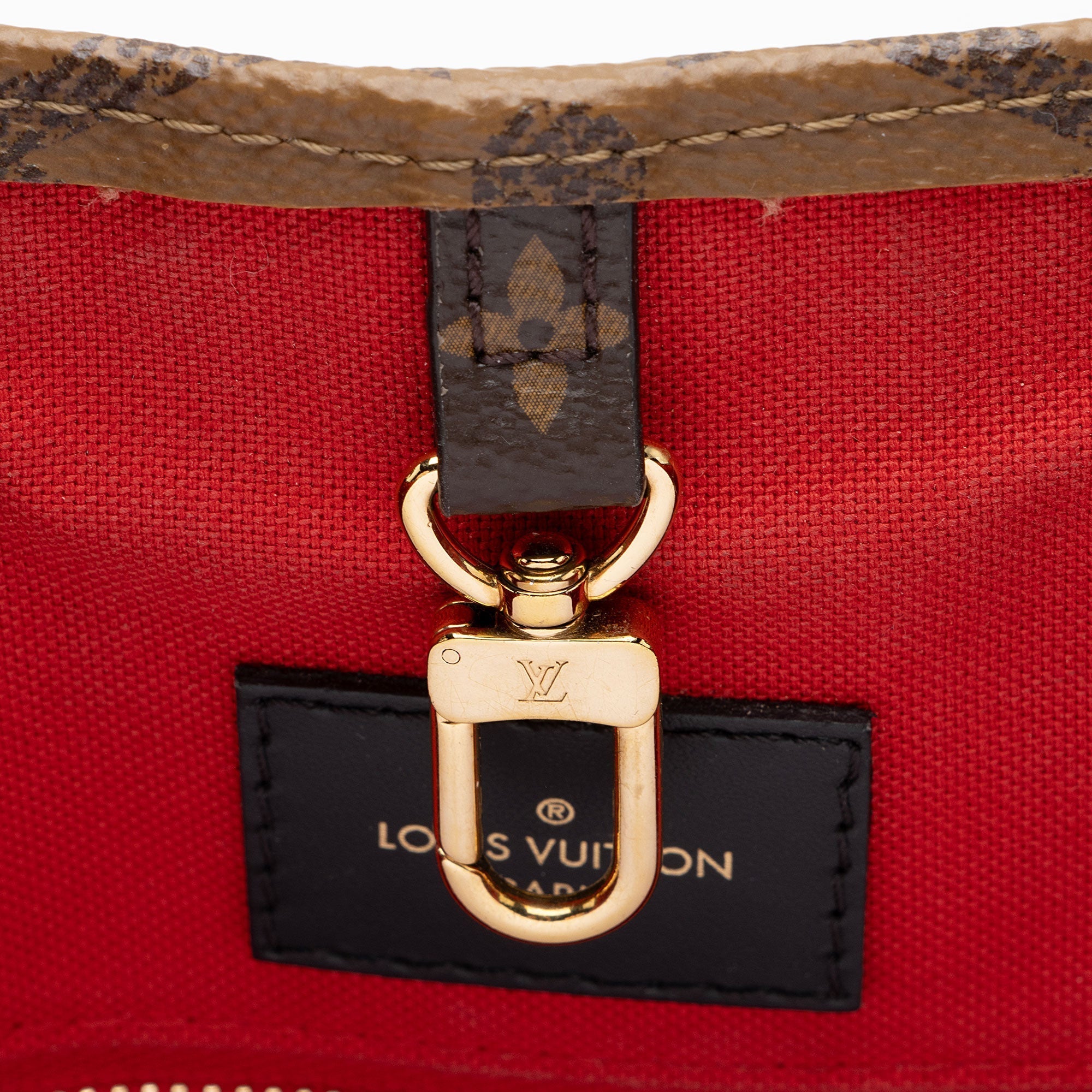 Louis Vuitton Giant Monogram Canvas Onthego MM Tote (SHF-zMPhIY)