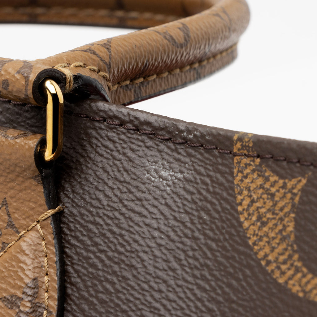 Louis Vuitton Giant Monogram Canvas Onthego MM Tote (SHF-zMPhIY)