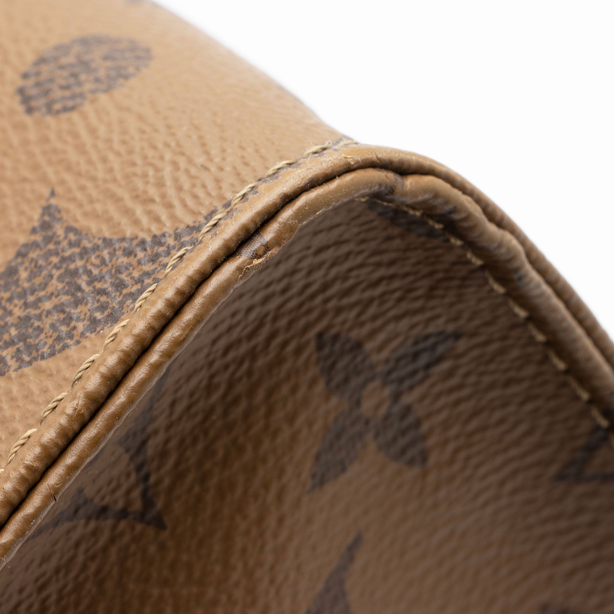 Louis Vuitton Giant Monogram Canvas Onthego MM Tote (SHF-zMPhIY)