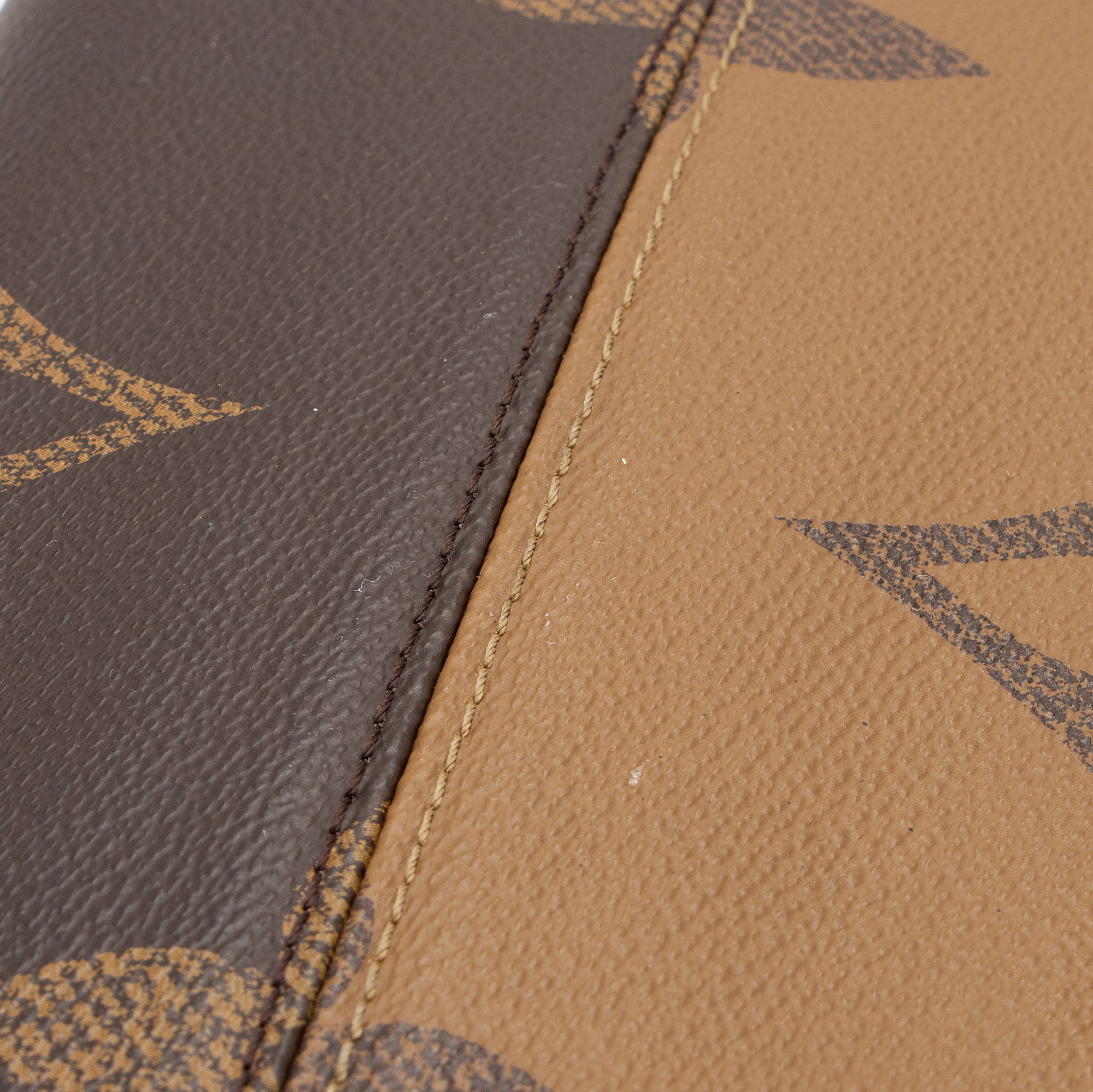 Louis Vuitton Giant Monogram Canvas Onthego MM Tote (SHF-zMPhIY)