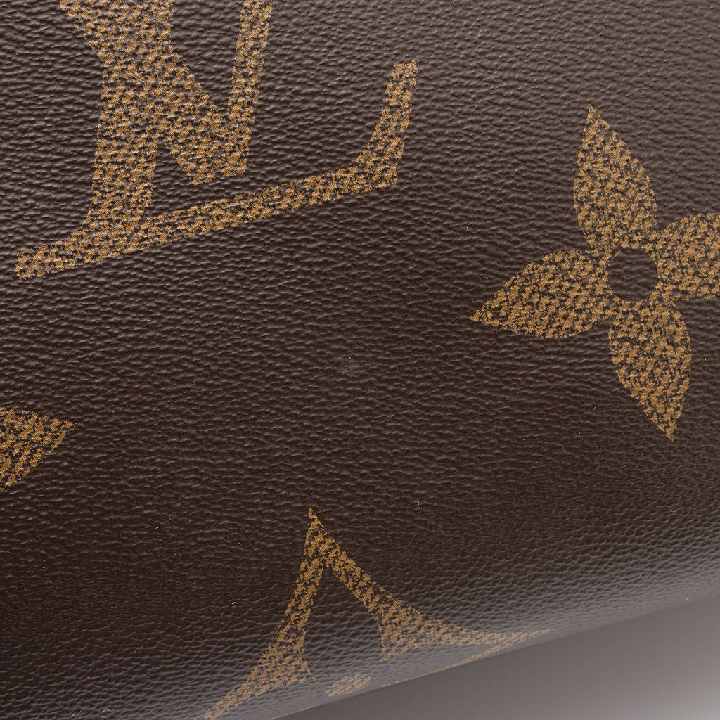 Louis Vuitton Giant Monogram Canvas Onthego MM Tote (SHF-zMPhIY)