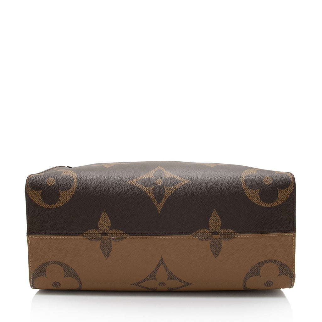 Louis Vuitton Giant Monogram Canvas Onthego MM Tote (SHF-HTs789)