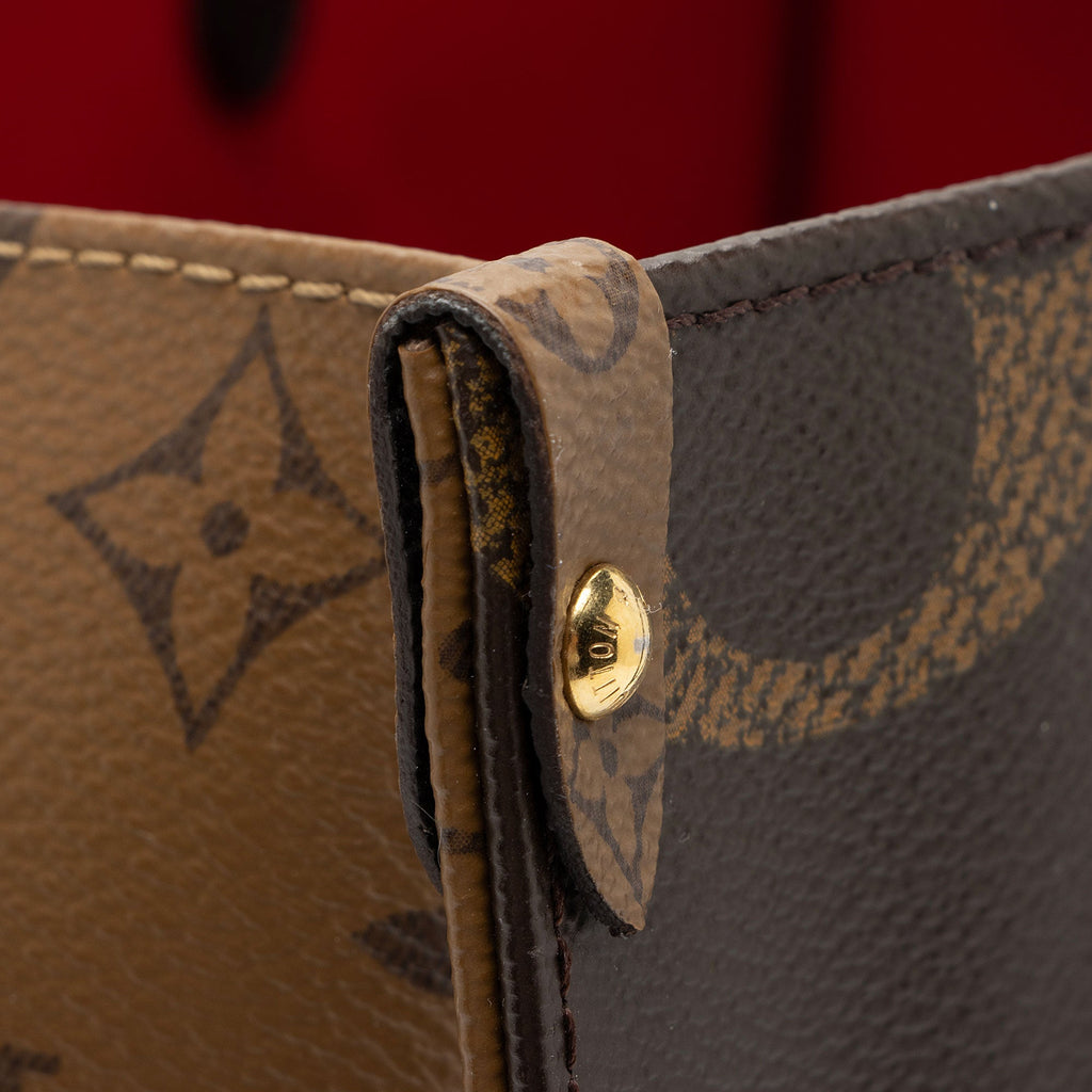 Louis Vuitton Giant Monogram Canvas Onthego MM Tote (SHF-HTs789)