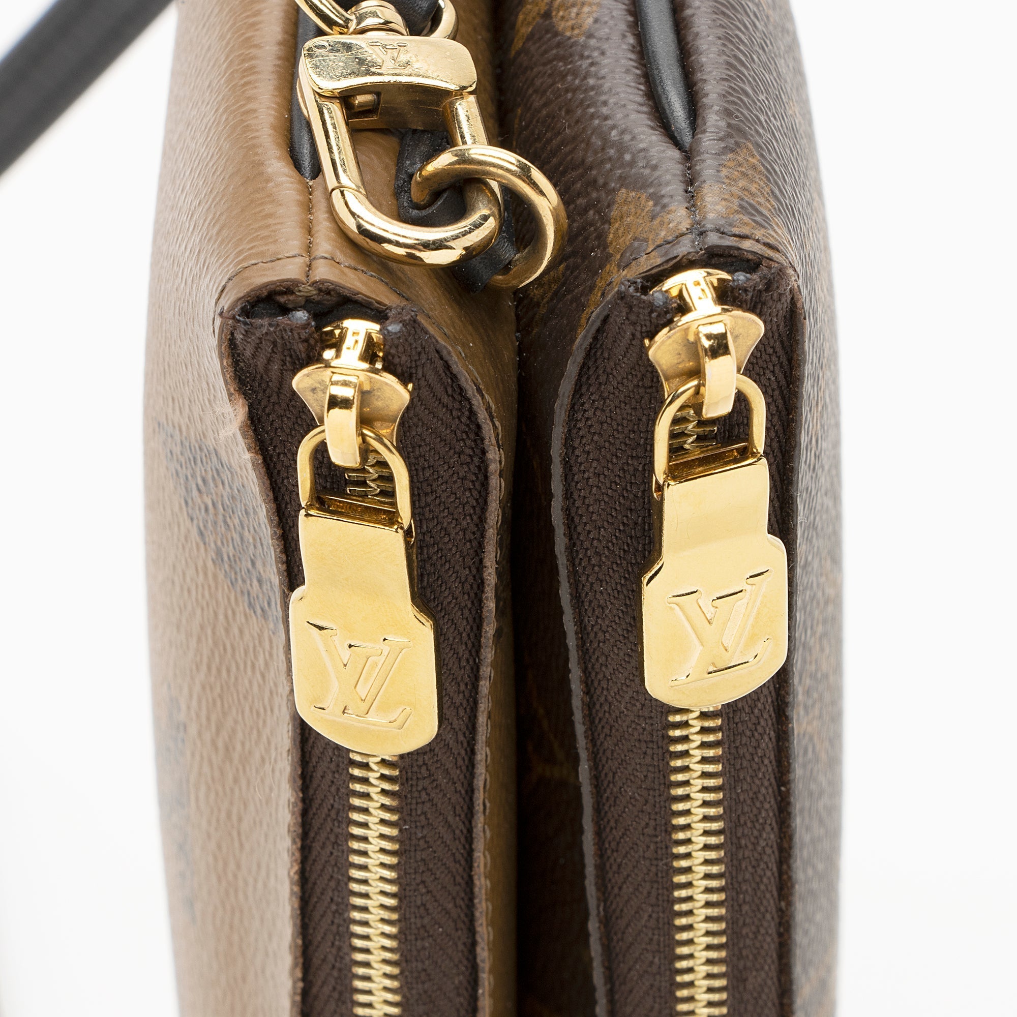 Louis Vuitton Giant Monogram Double Zip Pochette (SHF-22310)