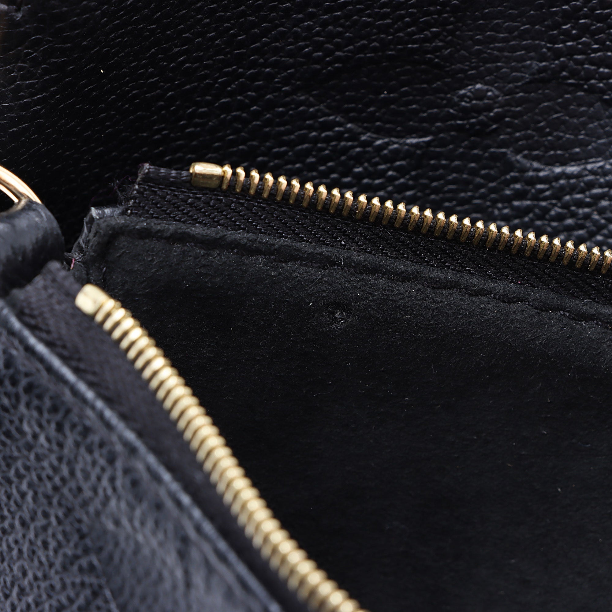 Louis Vuitton Giant Monogram Empreinte Multi-Pochette Accessoires (SHF-LNJKP0)