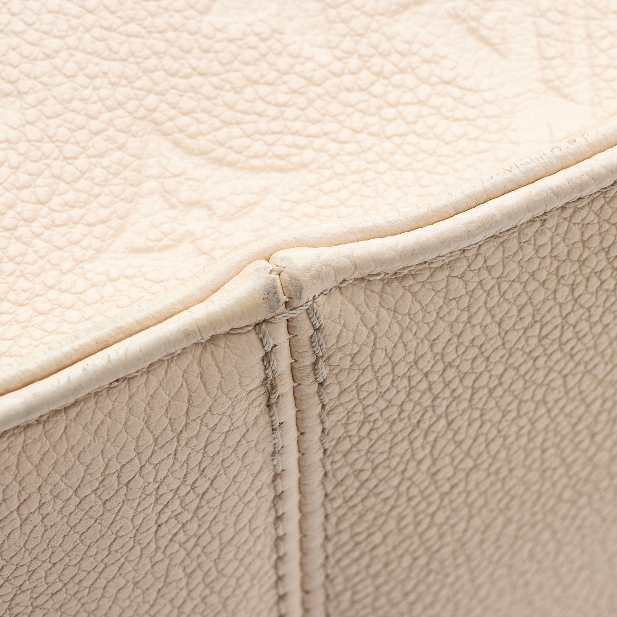 Louis Vuitton Giant Monogram Empreinte Onthego GM Tote (SHF-U4Lsdp)