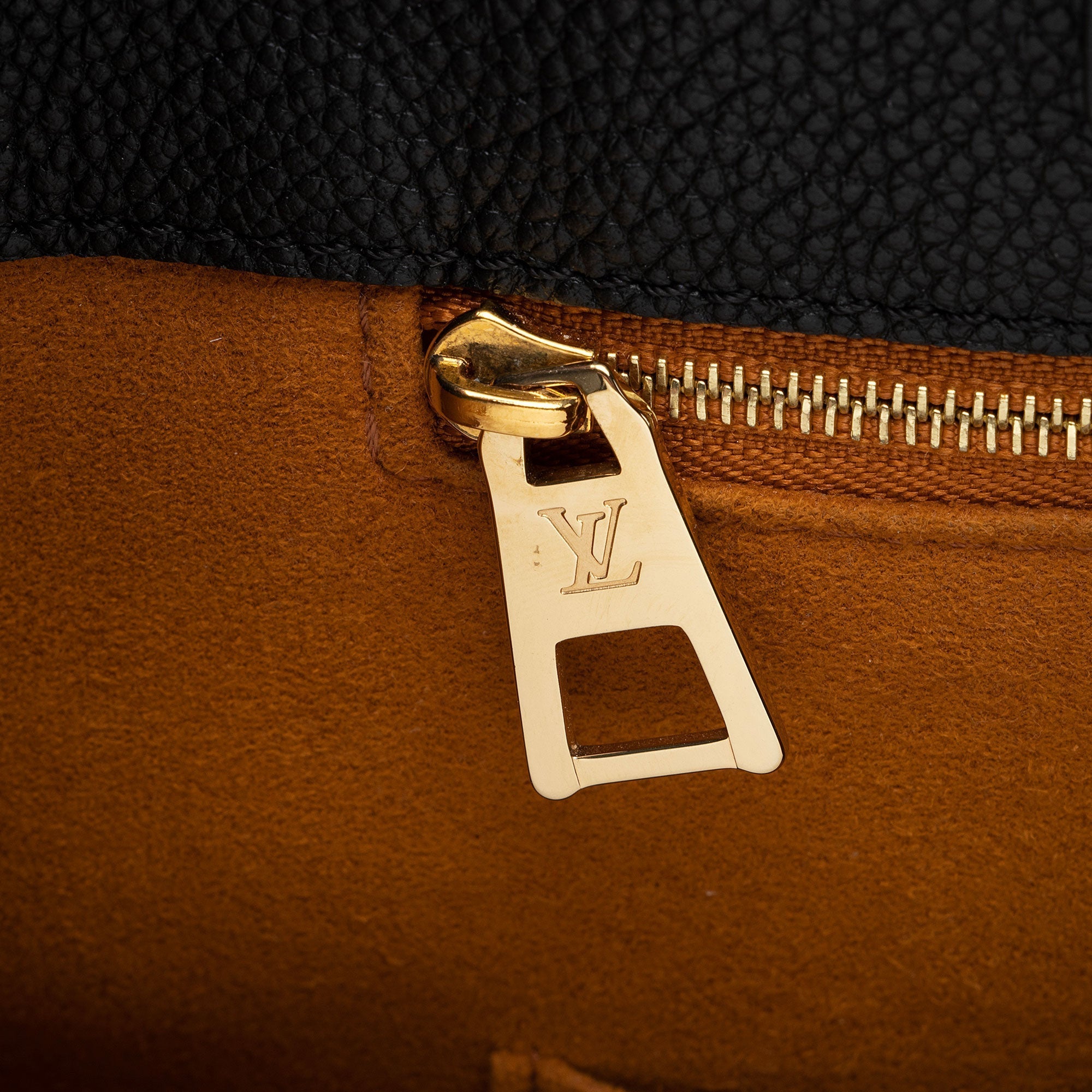 Louis Vuitton Giant Monogram Empreinte Onthego MM Tote (SHF-hWScYx)