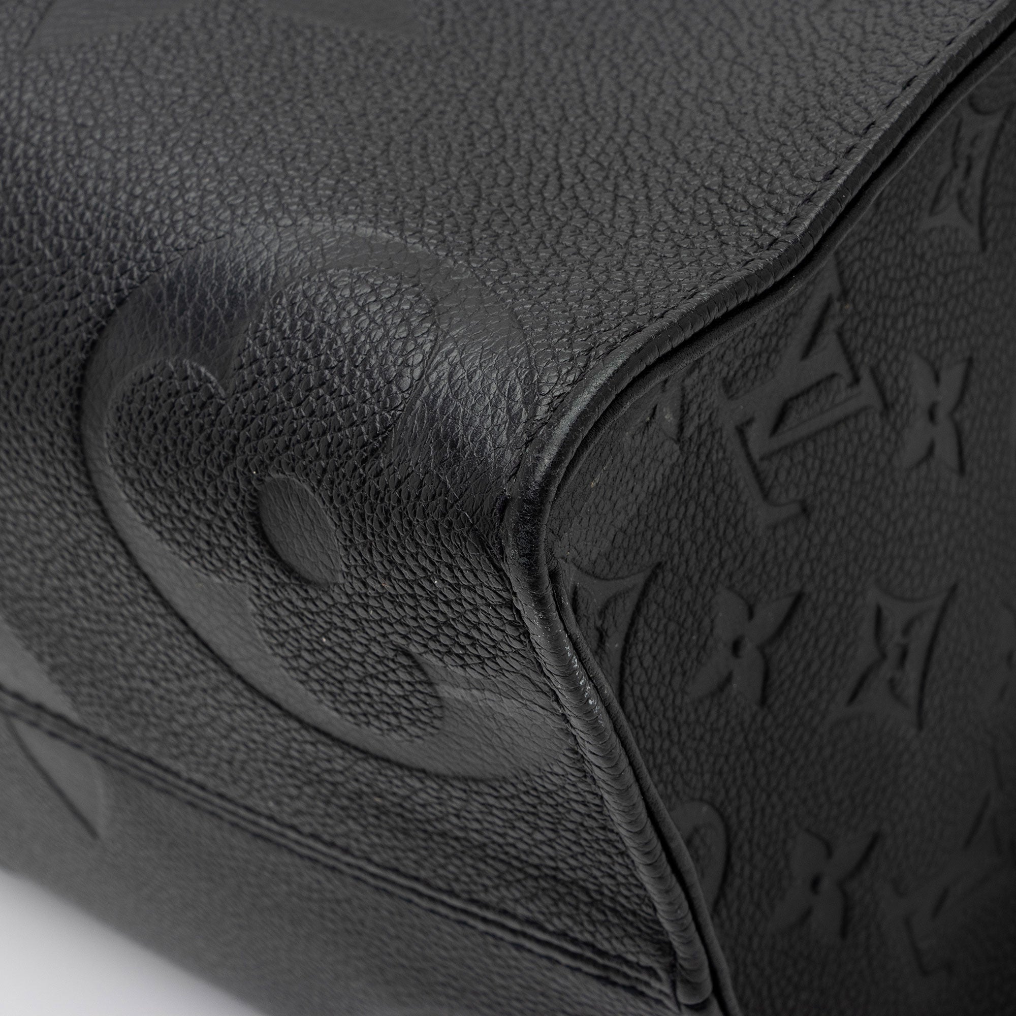 Louis Vuitton Giant Monogram Empreinte Onthego MM Tote (SHF-hWScYx)