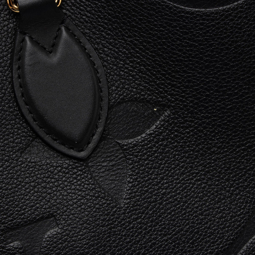 Louis Vuitton Giant Monogram Empreinte Onthego MM Tote (SHF-hWScYx)