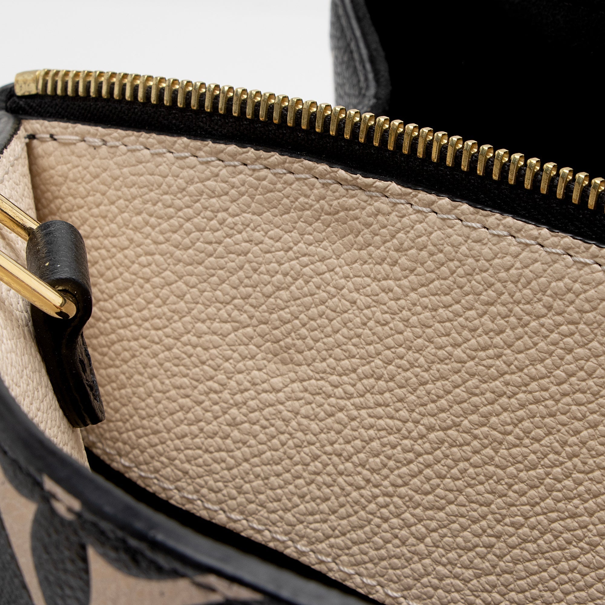 Louis Vuitton Giant Monogram Empreinte Petit Palais Tote (SHF-3fhSK5)