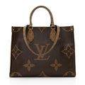 Louis Vuitton Giant Monogram Canvas Onthego MM Tote (SHF-20807)