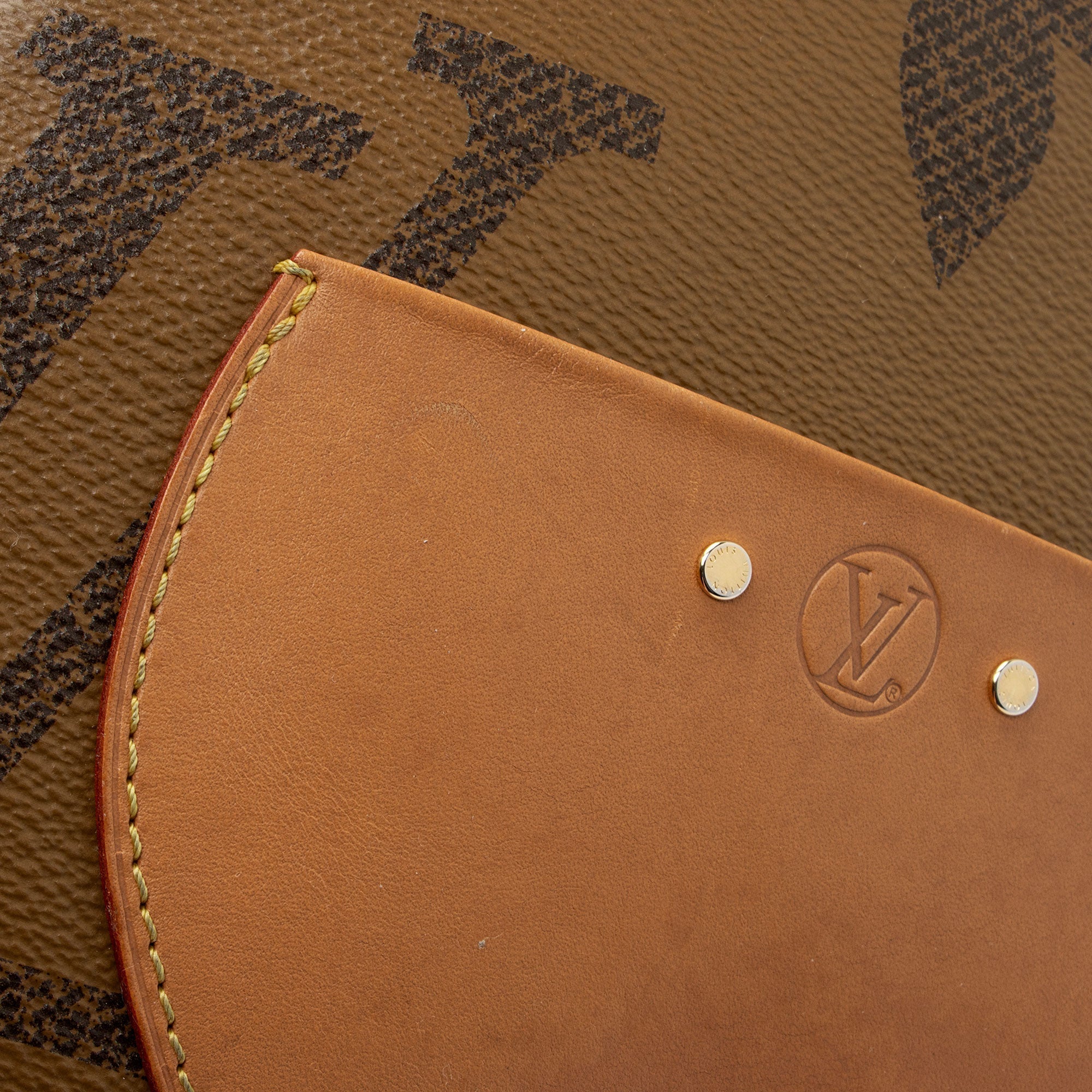 Louis Vuitton Giant Reverse Monogram Canvas Boite Chapeau Souple MM Shoulder Bag (SHF-JuvghO)