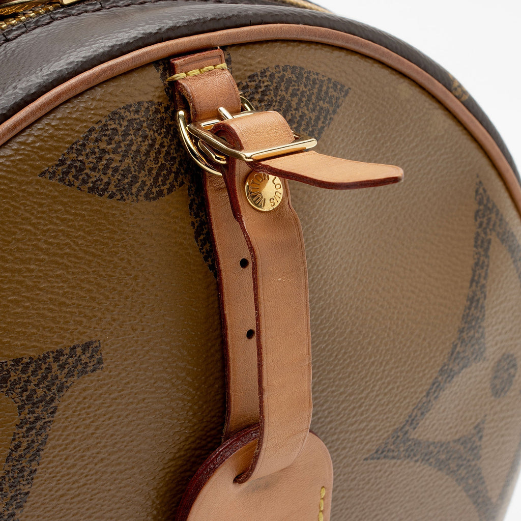 Louis Vuitton Giant Reverse Monogram Canvas Boite Chapeau Souple MM Shoulder Bag (SHF-JuvghO)