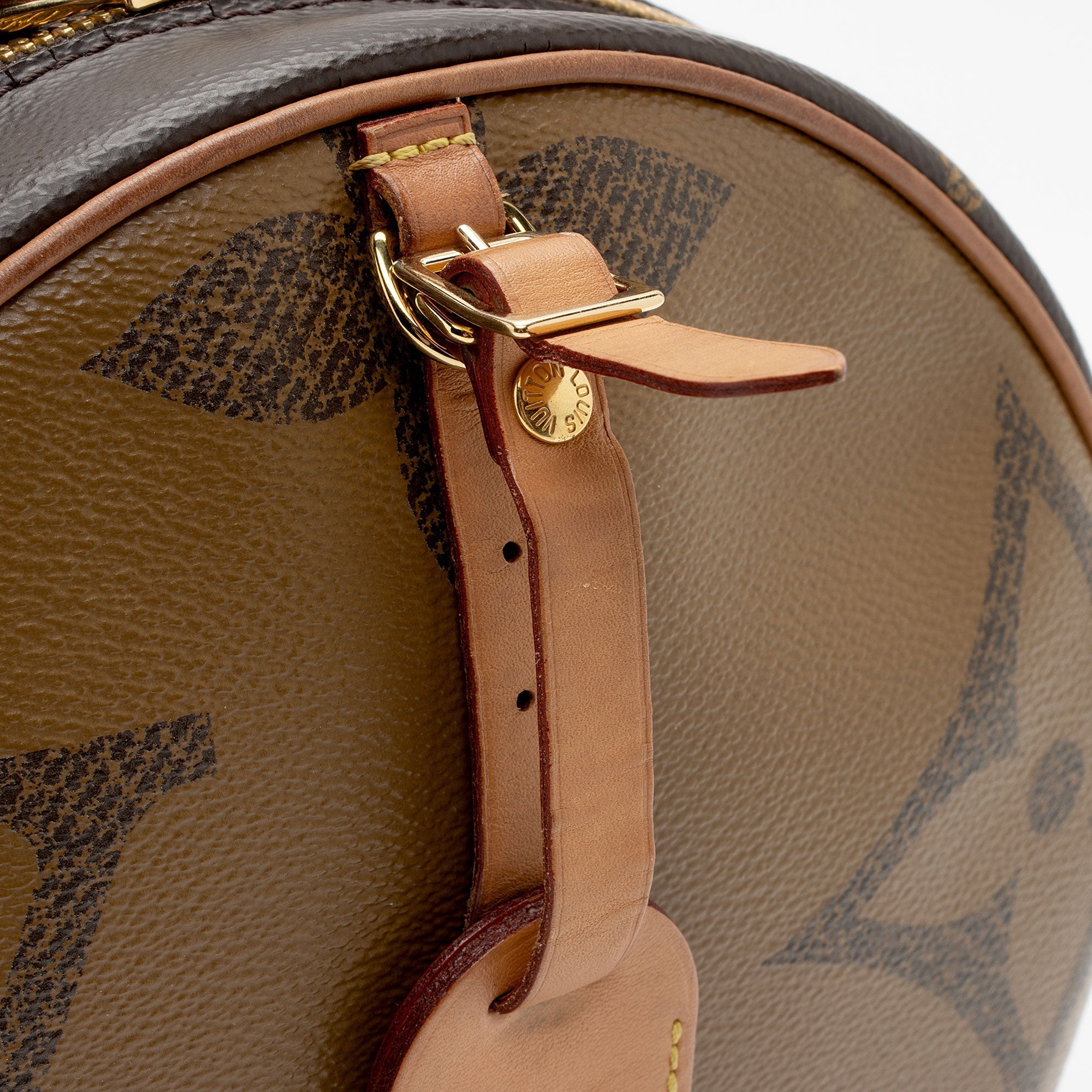Louis Vuitton Giant Reverse Monogram Canvas Boite Chapeau Souple MM Shoulder Bag (SHF-JuvghO)