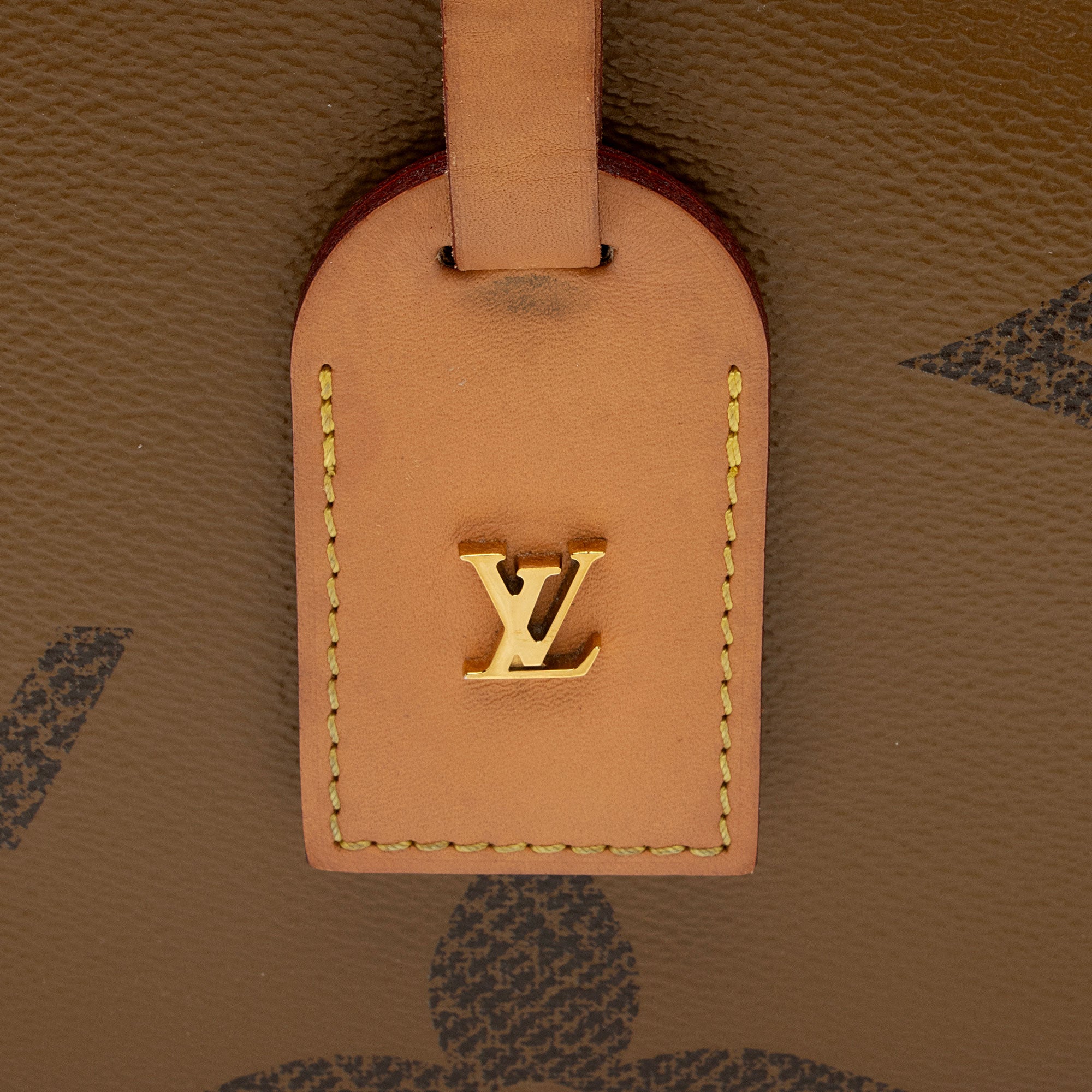 Louis Vuitton Giant Reverse Monogram Canvas Boite Chapeau Souple MM Shoulder Bag (SHF-JuvghO)