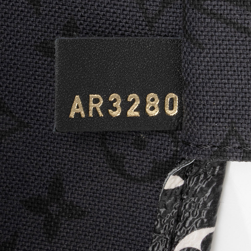 Louis Vuitton Limited Edition Monogram Crafty Neverfull MM Tote (SHF-8aLkDl)