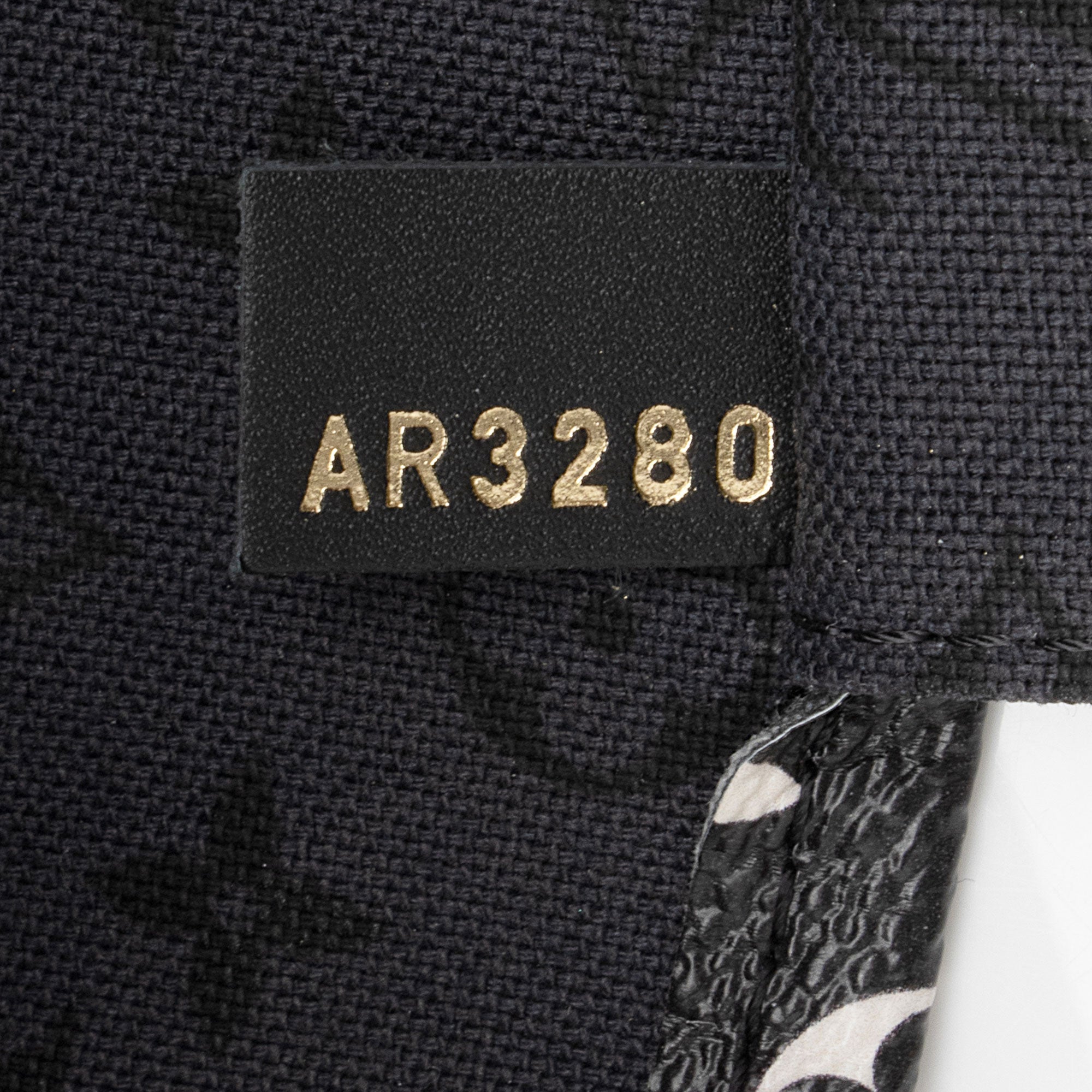 Louis Vuitton Limited Edition Monogram Crafty Neverfull MM Tote (SHF-8aLkDl)