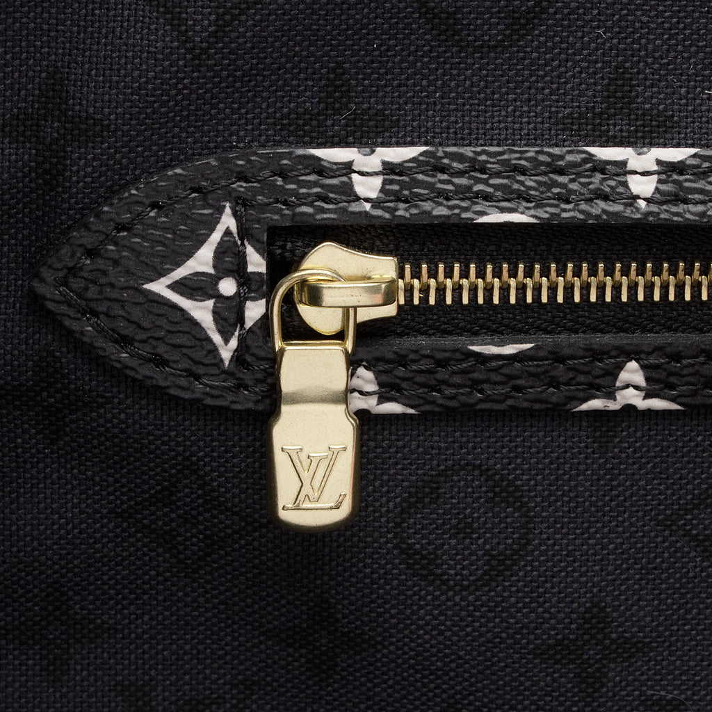 Louis Vuitton Limited Edition Monogram Crafty Neverfull MM Tote (SHF-8aLkDl)
