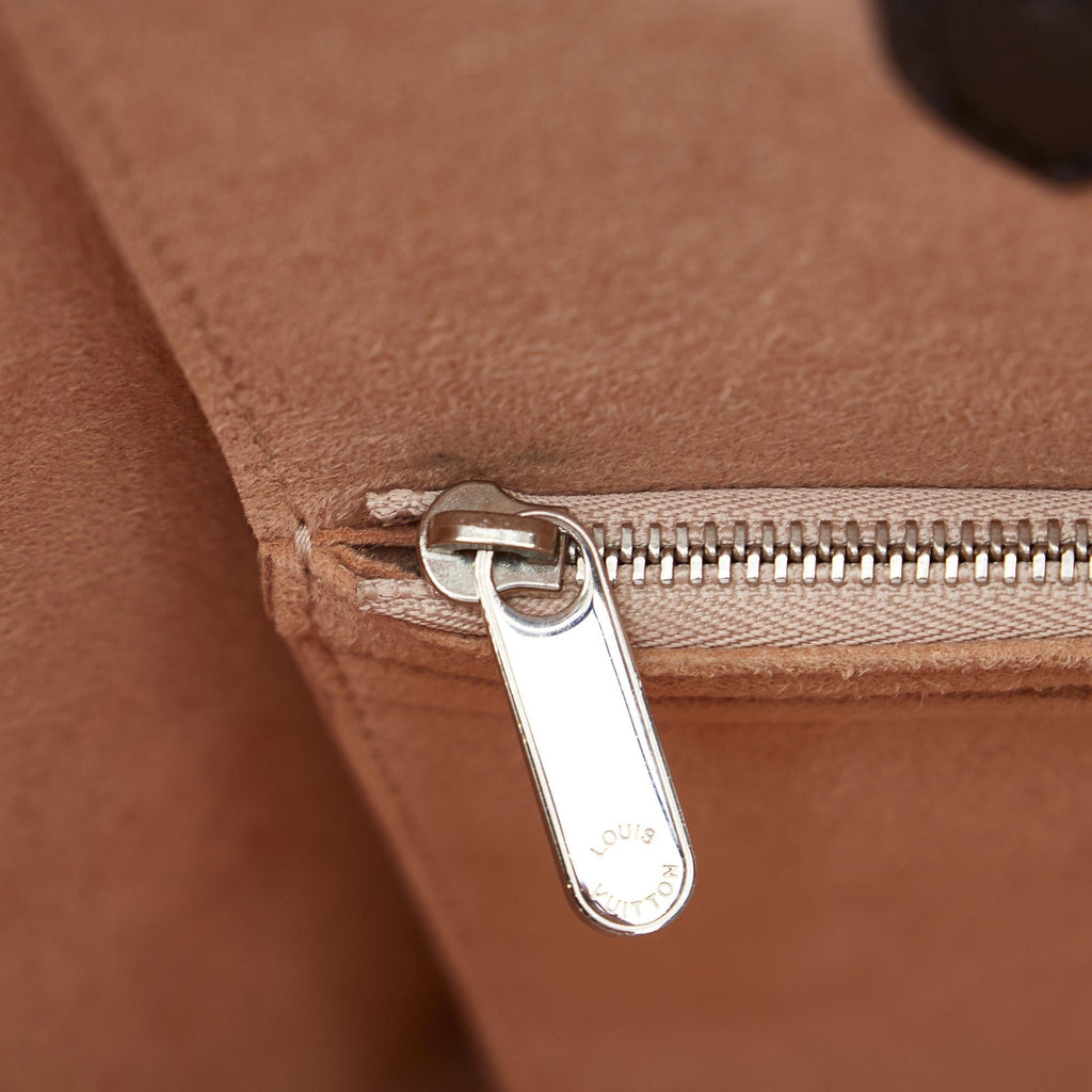 Louis Vuitton LockMe Cabas (SHG-PlK63k)