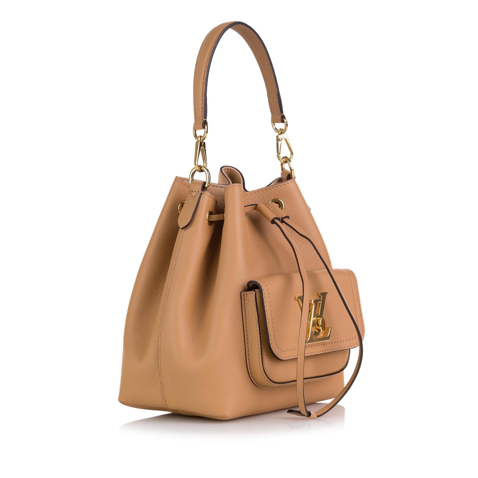 Louis Vuitton Lockme Bucket MM (SHG-aHcs25)