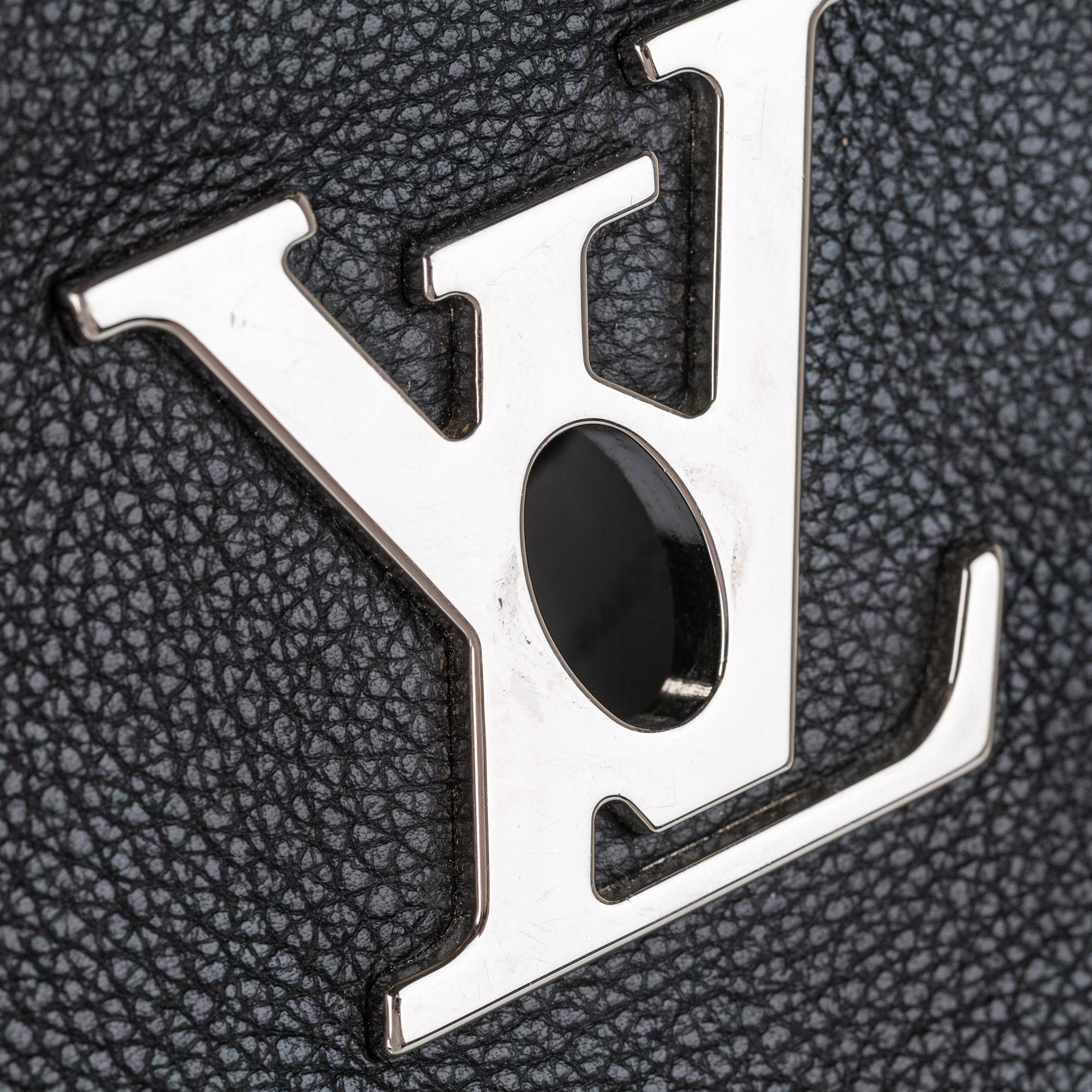 Louis Vuitton Lockme Hobo (SHG-37439)