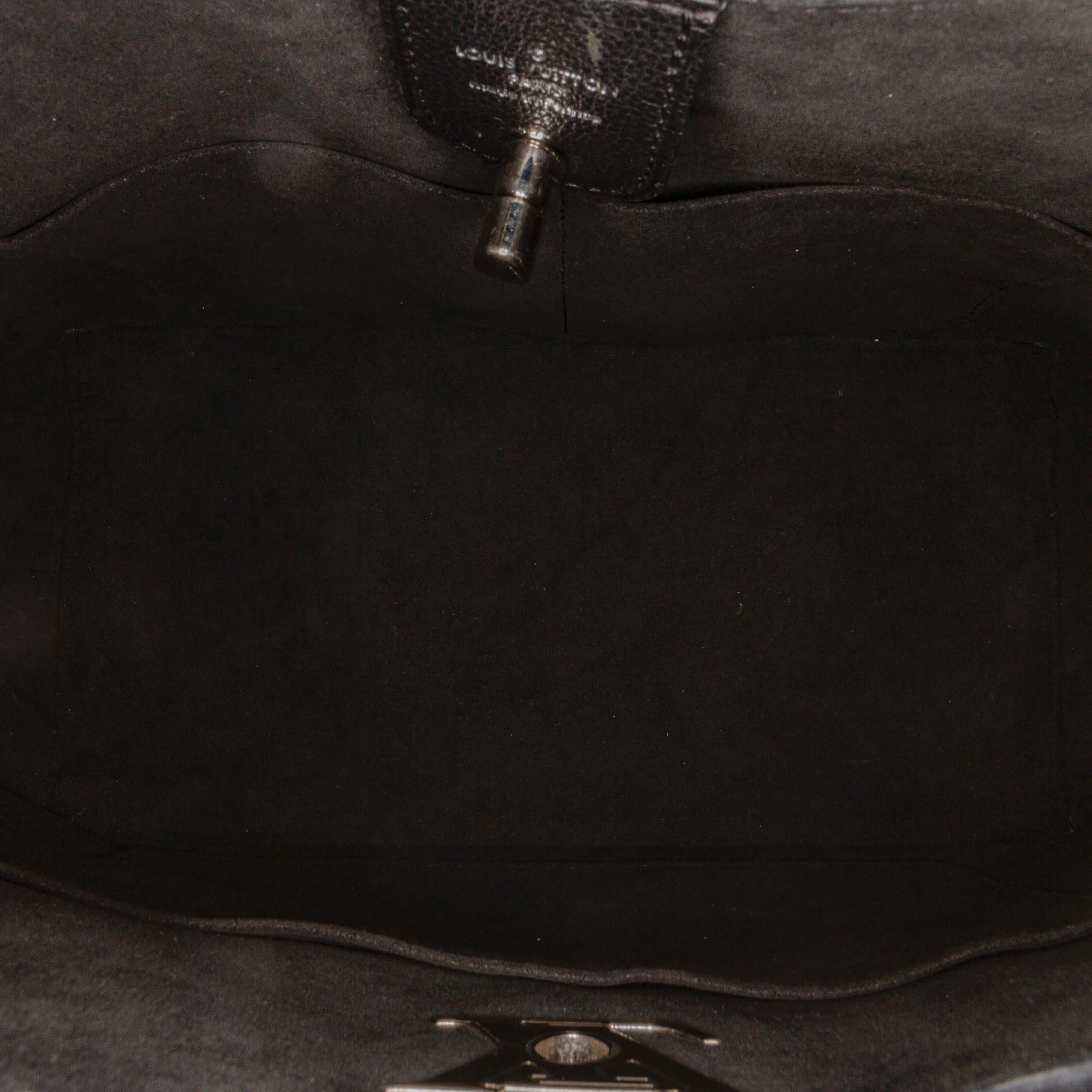 Louis Vuitton Lockme Hobo (SHG-37439)
