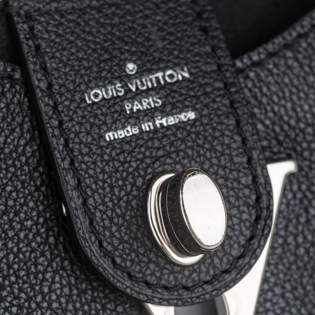 Louis Vuitton Lockme Hobo (SHG-37439)