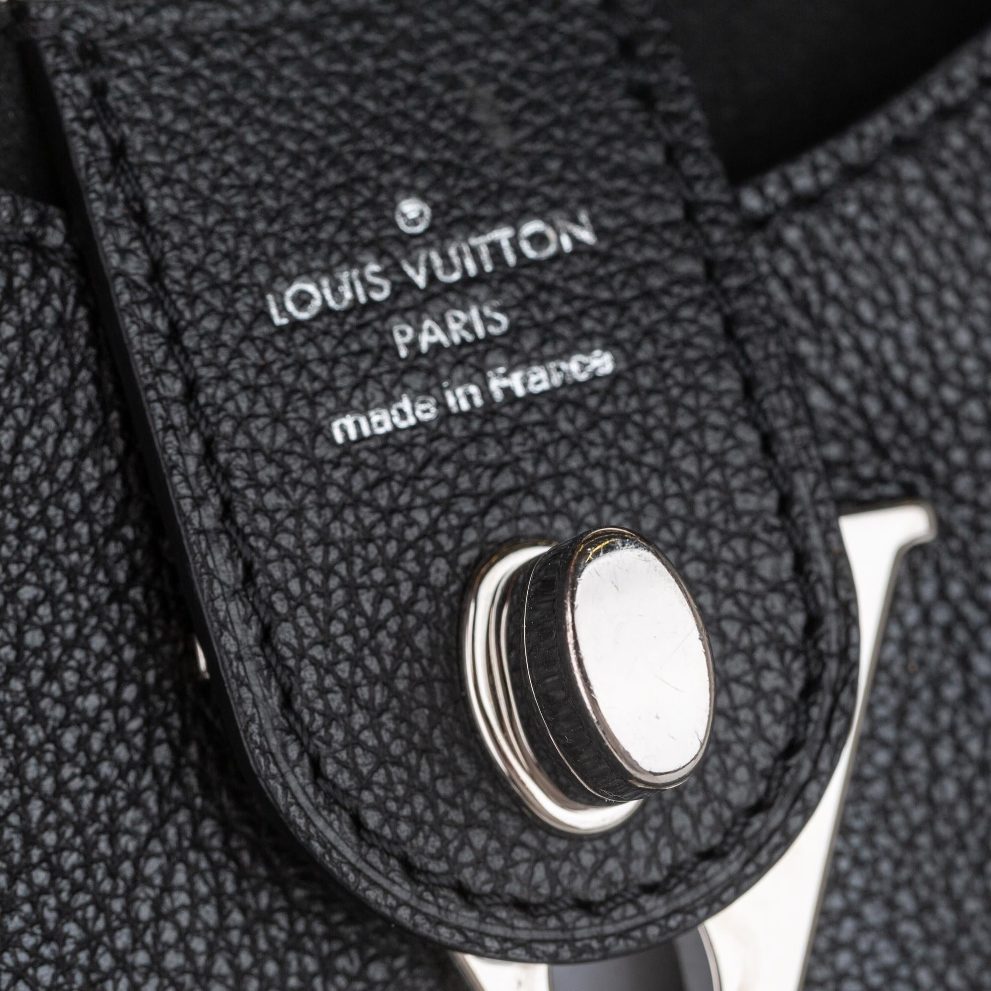 Louis Vuitton Lockme Hobo (SHG-37439)